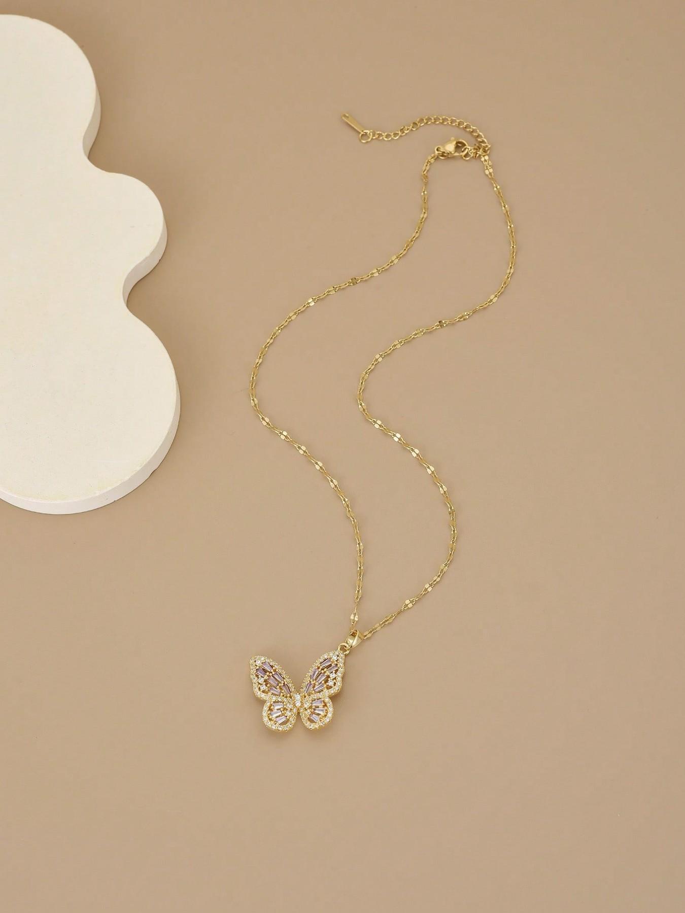 1pcs Golden Butterfly Necklace for Women, Dainty CZ Baguette Cut Butterfly Pendant Necklace, Sparkling Cubic Zirconia Butterfly Choker, Trendy Jewelry Gift for Mother's Day, Birthday, Anniversary