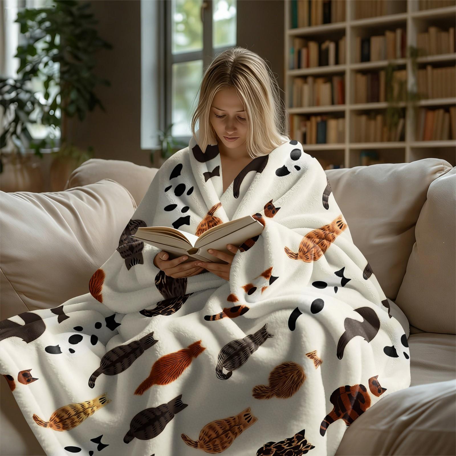 Cute Cat Back Print Flannel Throw Blanket, Soft Warm Fleece Blanket for Couch Bed Sofa, Cozy Plush Gift Blanket with Funny Cat Pattern, Lightweight Decorative Blanket for All Seasons, Perfect Gift for Cat Lovers, Friends & Family