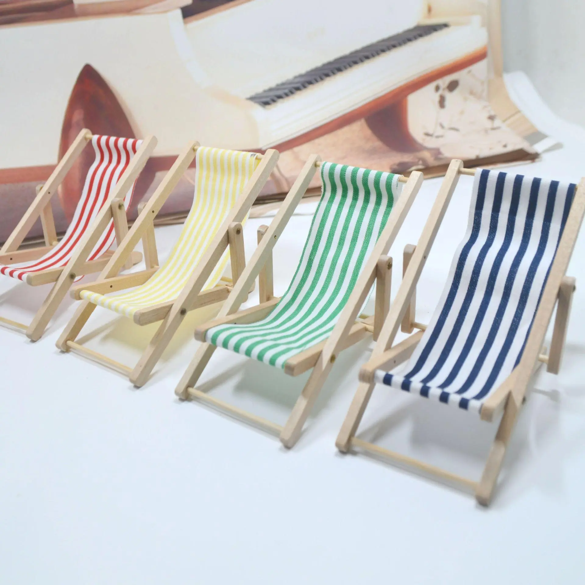 1; 12 miniature food and play scene doll house accessories mini simulation beach chair foldable leisure chair ornament