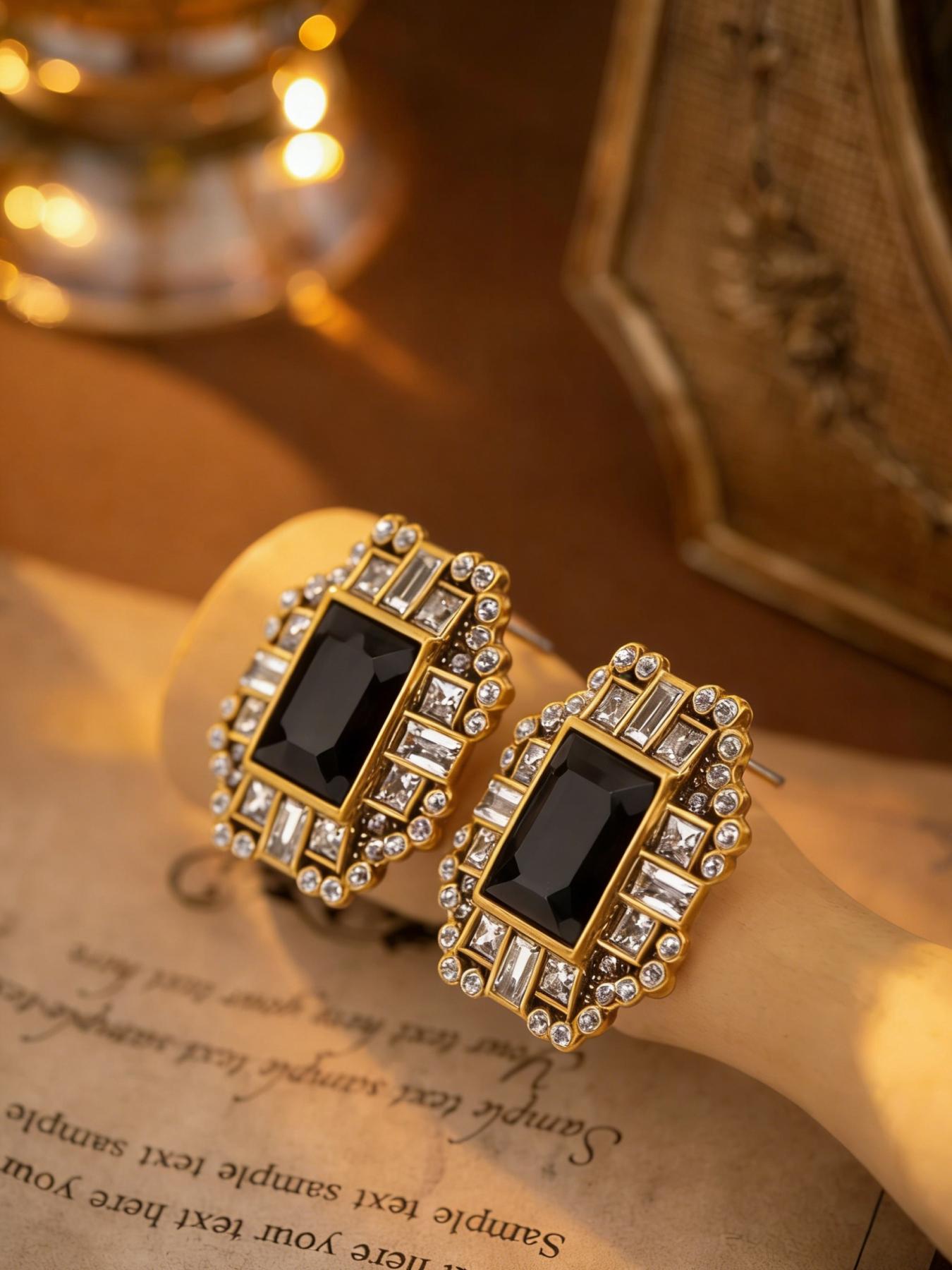 1 pair of retro light luxury black diamond square studded earrings, suitable for daily commuting, vacation and dating, and also a surprising and exquisite small gift.