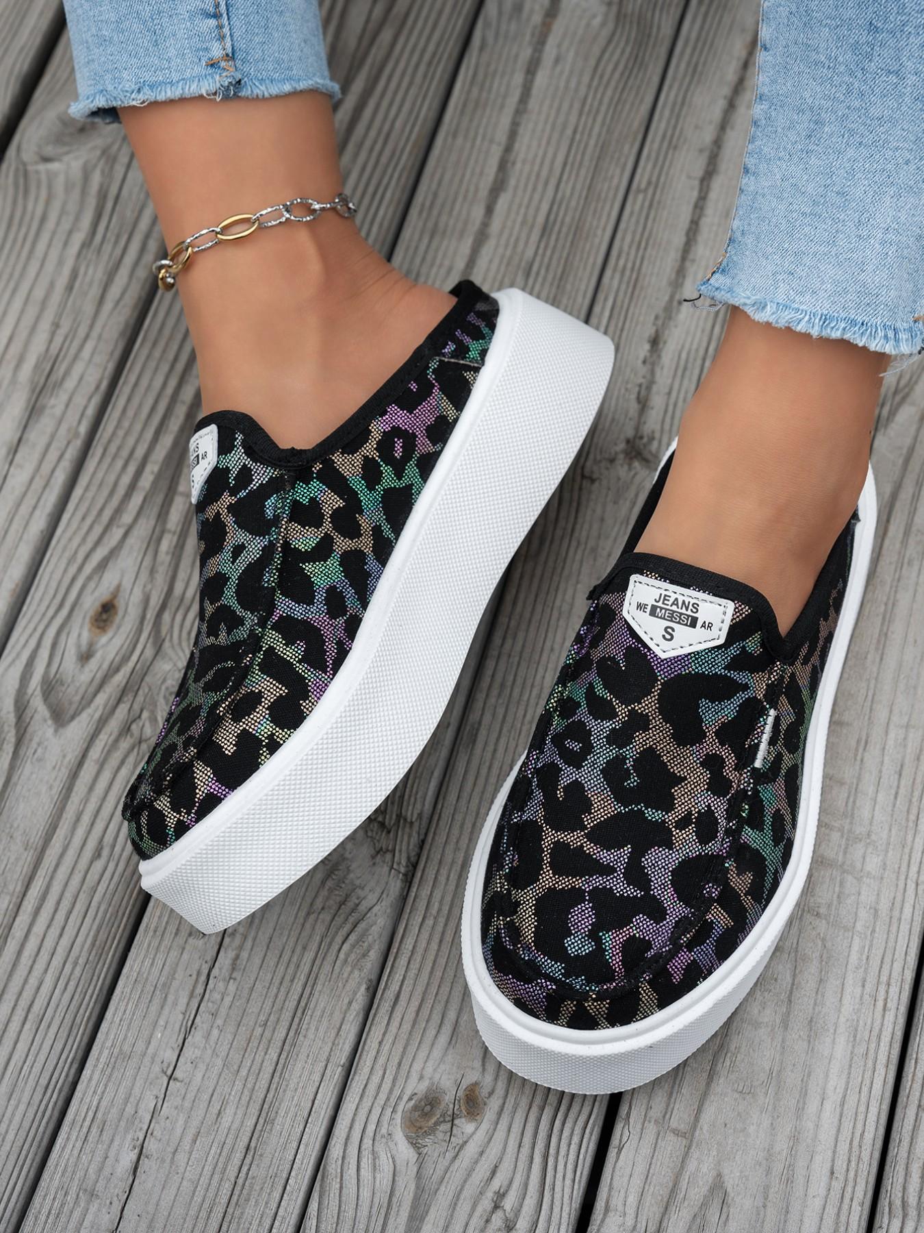 2026 Women’s new styles: brown, black, gray, green. pink, leopard print. colorful. milk-colored. black and white. thick-soled mules. large size, comfortable, casual, slip-on design. suitable for school/vacation.