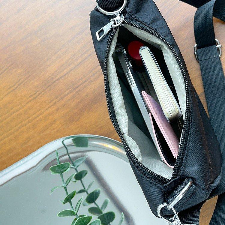 Simple Nylon Crossbody Bag for Women, Lightweight Waterproof Shoulder Bag, Includes Coin Purse, Versatile Commute Backpack