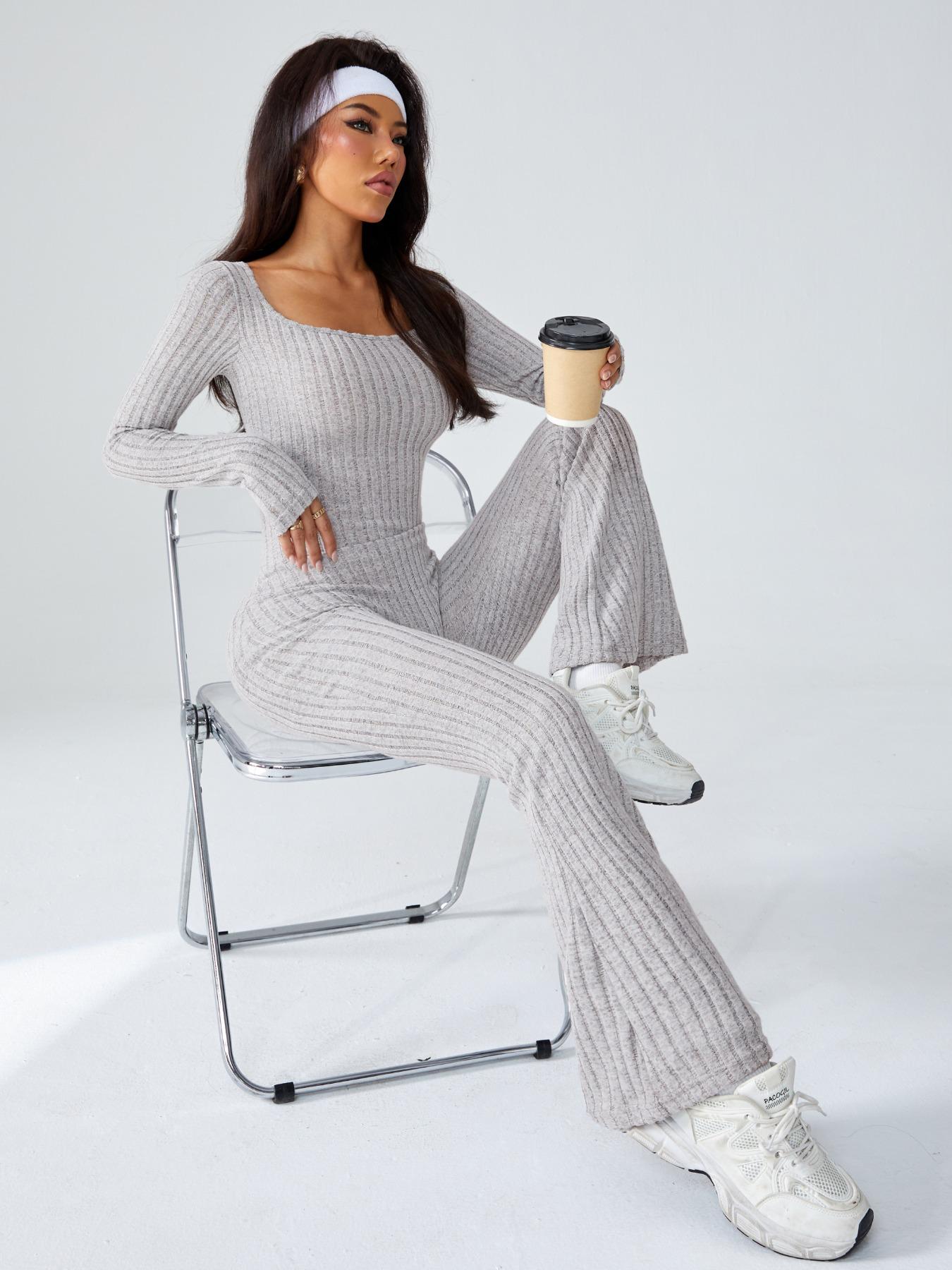 Women's Sporty U-Neck Long Sleeve Yoga Jumpsuit, Slim-Fit Below Knee Knitted Romper for All Seasons, Casual Fashion Wear