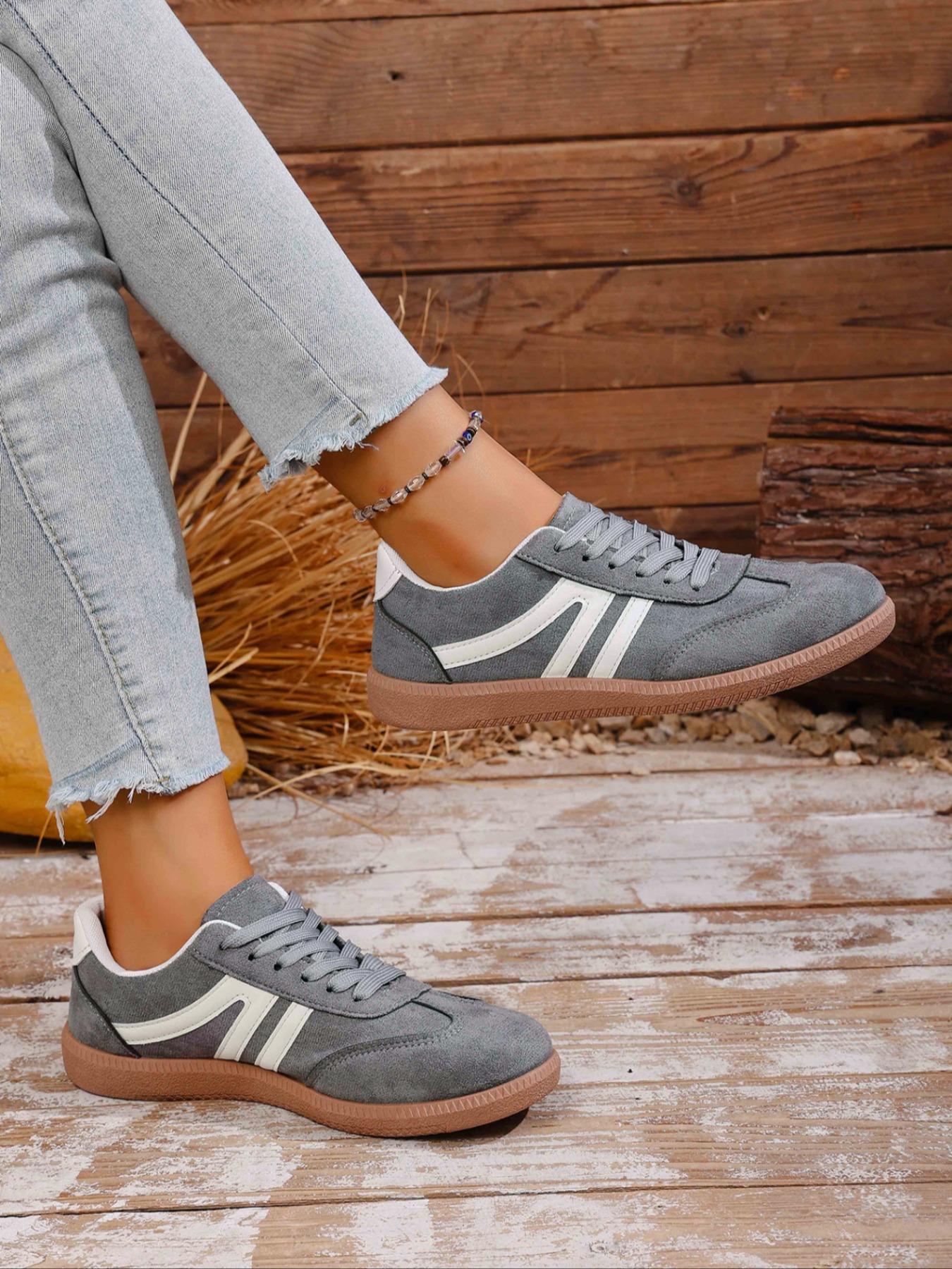 Women's Medium Gray & White Two-Tone Suede Retro Sneakers Low-Top Lace-Up Design Gum Sole Casual Daily Fashion Footwear Outdoor Walking Lifestyle Shoes Casual Athletic Footwear Christmas heartwarming gift