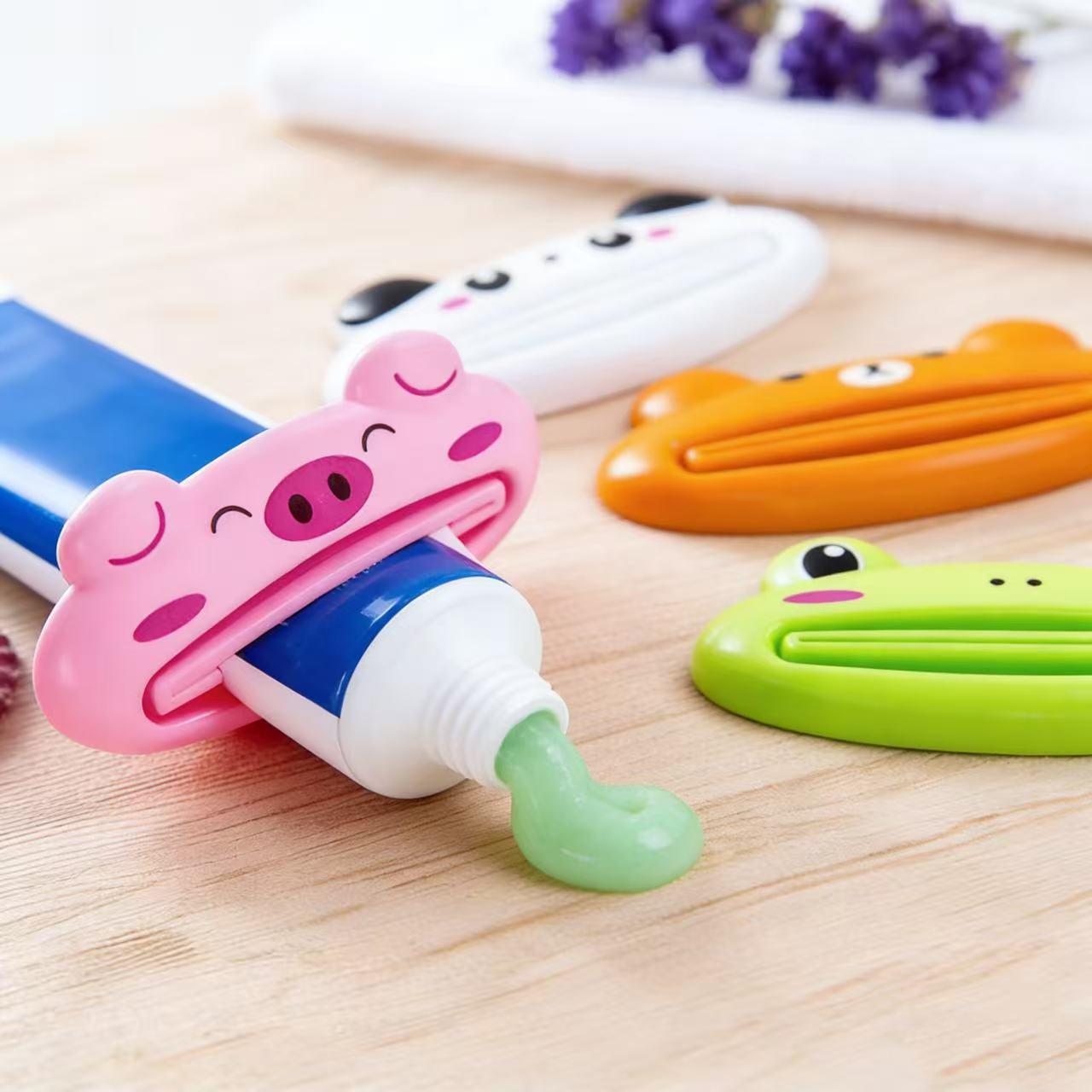 2/3 pieces of bathroom accessory animal shaped toothpaste squeezer can be reused and is easy to use. Cartoon animal toothpaste squeezer is suitable for children and adults. Fun plastic bathroom accessory, independent and easy to use, perfect toothpaste ra