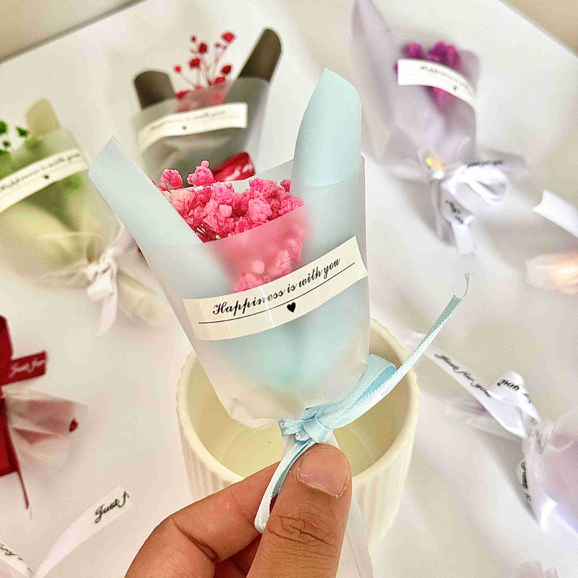 Mini Dried Baby's Breath Bouquet Gift Box | Natural Preserved Gypsophila Floral Arrangement | Elegant Wedding Favor for Guests | Rustic Party Keepsake for Adult Recipients | US Celebration Essential