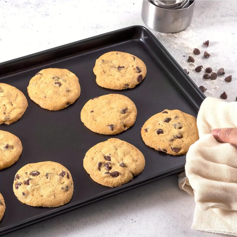 Stainless Steel Non-Stick Baking Pan, Durable Carbon Steel, Multi-Functional Cooking Plate, Ideal for Pizza, Cookies, Cakes, Washable