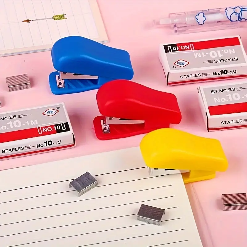 Pack of 6 (random color) - cute mini stapler, economical student stationery stapler set