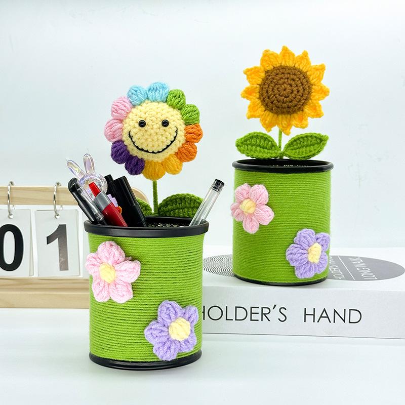 Handwoven sunflower head bouquet potted pen holder, simulated bouquet, preserved flower decoration