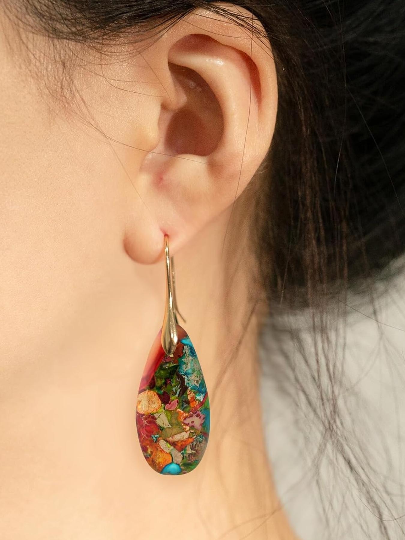 Natural Healing Stone Fish Pendant Earrings, Boho Ditsy Floral Jewelry Set, Copper Plated, Hypoallergenic, Ideal Gift for Couples