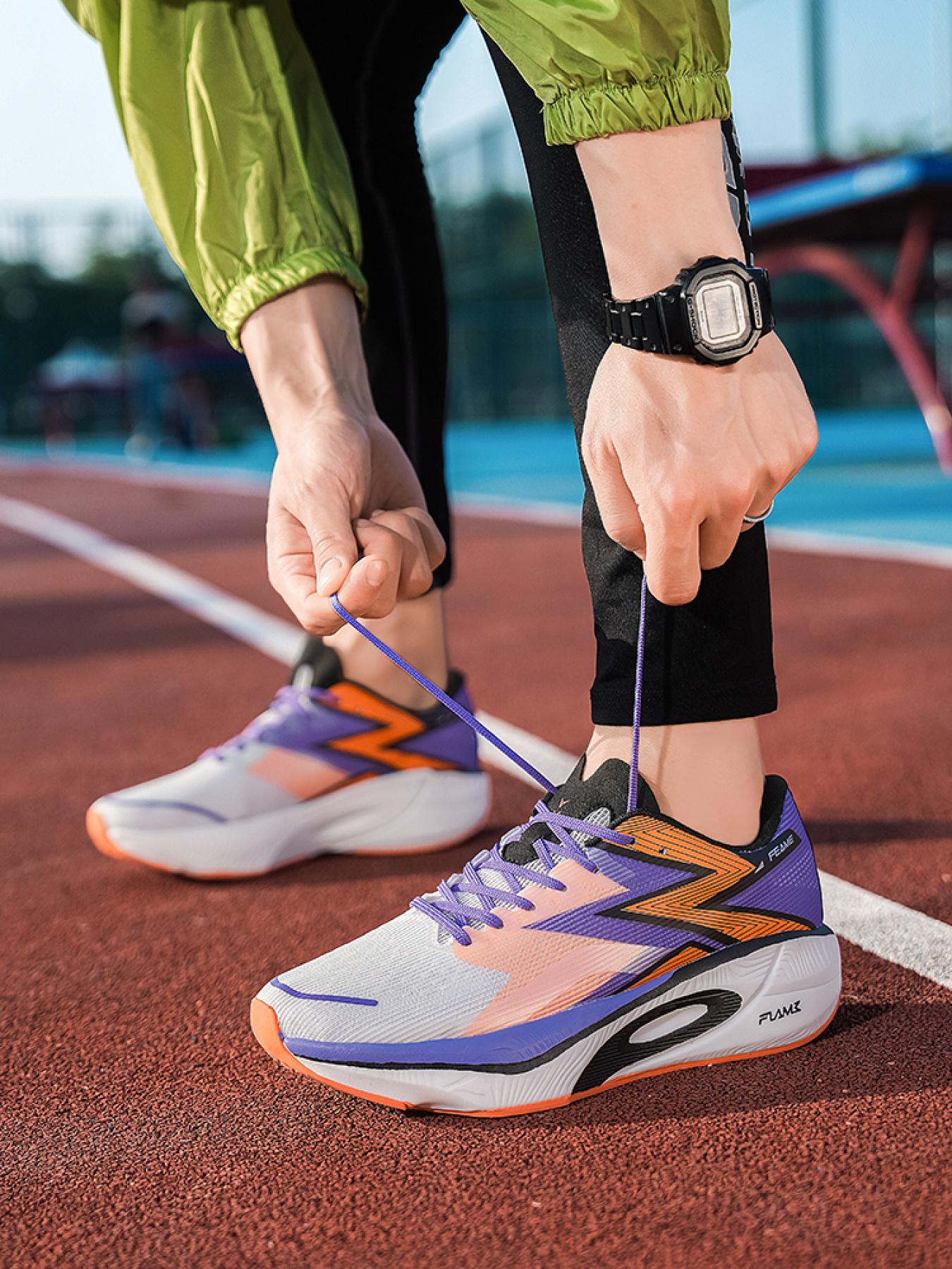 Unisex Lightweight Running Shoes: Flyknit Mesh Material, All-Season Breathable Casual Shoes