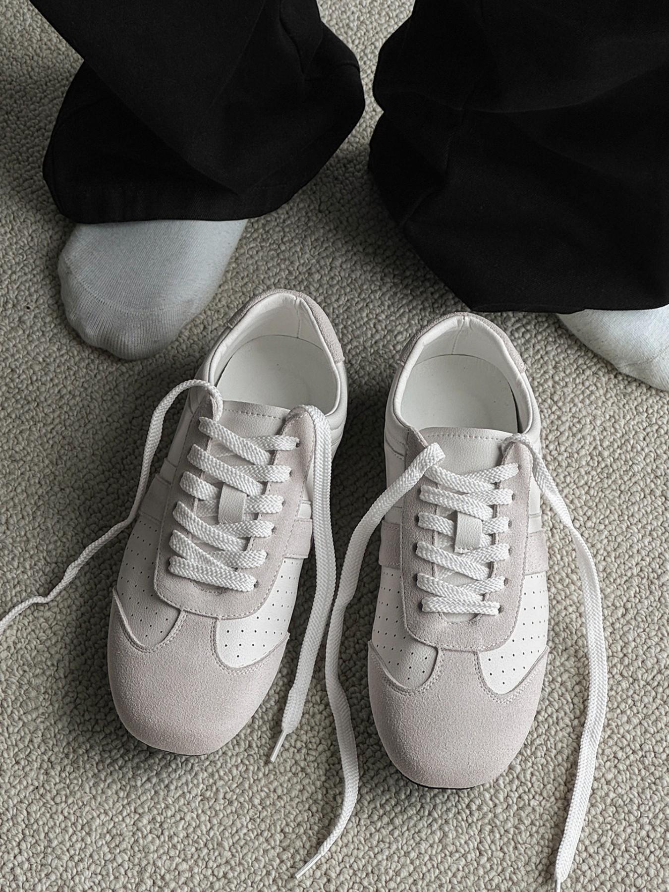 Men's Casual Leather Sneakers, Breathable Perforated Design, Low Top Lace-Up Shoes, Retro Style, Vintage Casual Shoes, Sizes 38-46, Ideal for Daily Wear, Flat Trainers