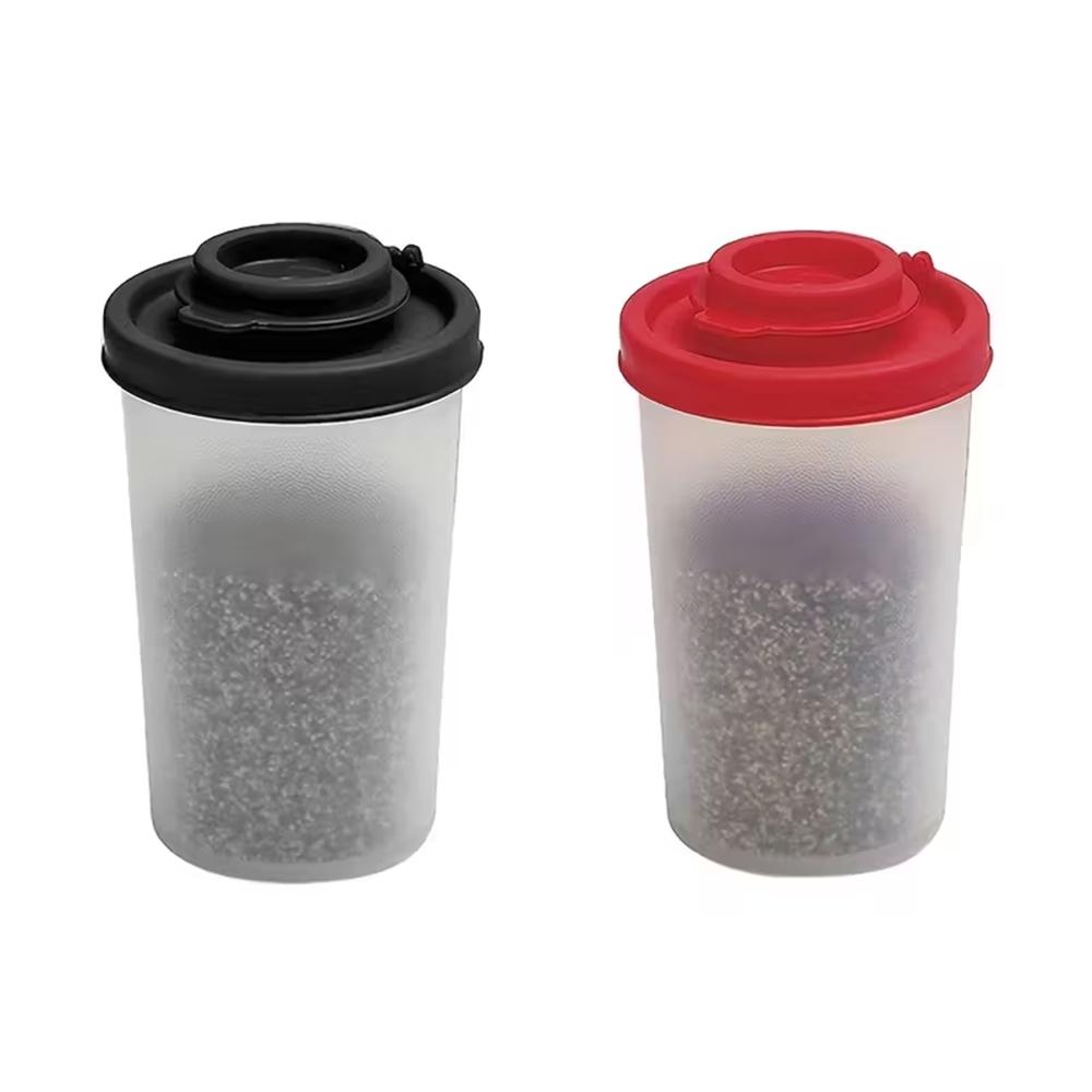 Set of 2 Large Salt and Pepper Shakers，Moisture Proof  Salt Shaker to go Camping Picnic Outdoors Kitchen Lunch Boxes Travel Spice Set Clear with Covers Lids Plastic Airtight Dispenser