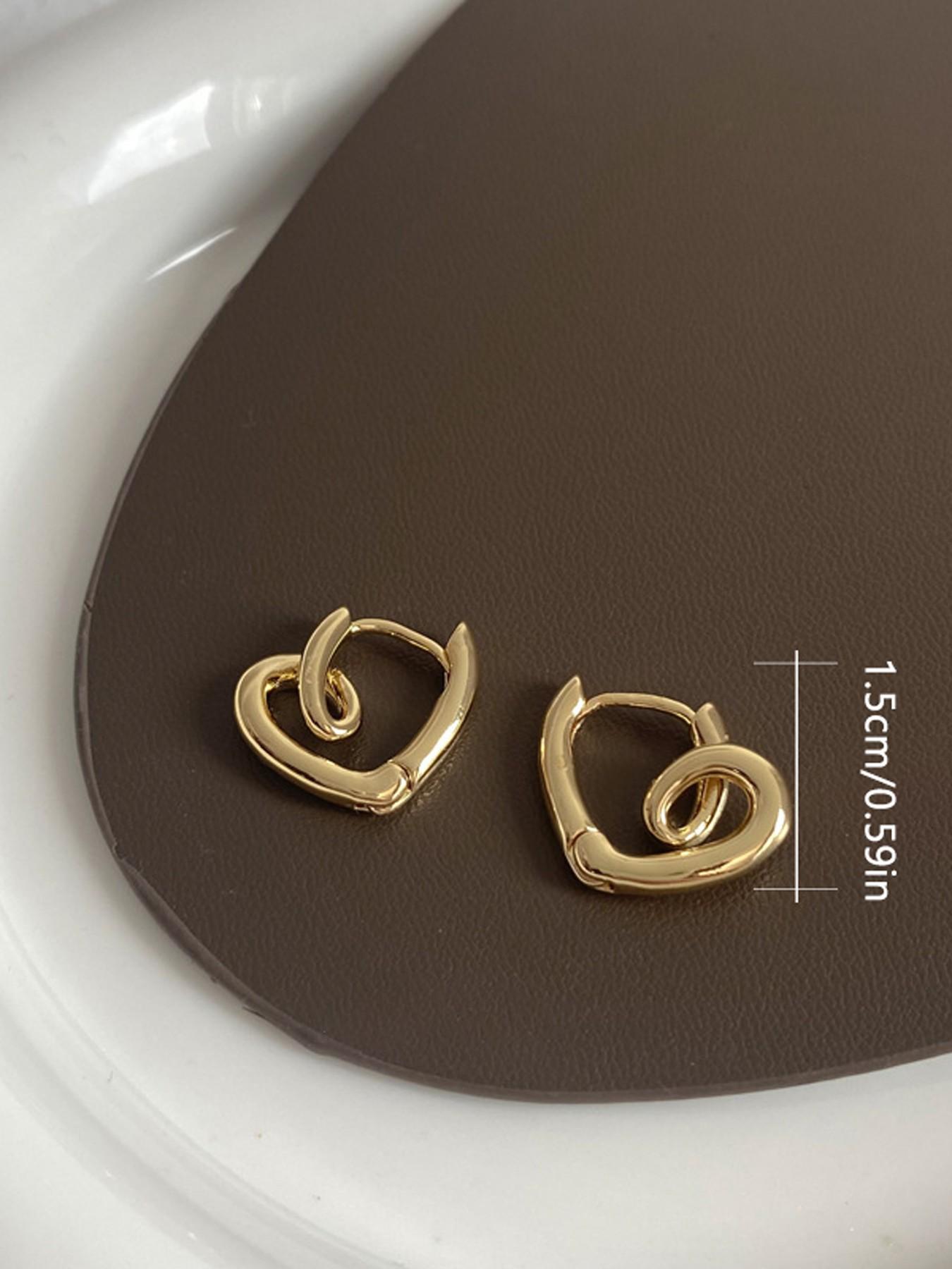 Women's Heart-Shaped Metal Ear Studs, Korean Style Minimalist Design, Cold-Weather Fashion Accessory, Unique Women Jewelry