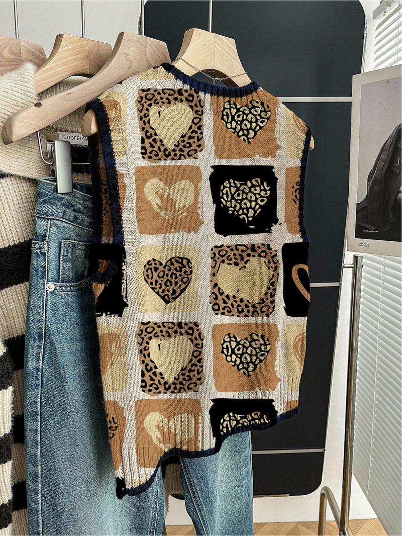 1 piece + Spring/Summer Back-to-School Casual Style Loose Round-neck Sleeveless Knitted Color-Contrasting Dark Blue Embroidered Checkered Heart Print Valentine's Day Knit Top for Women, suitable for wearing alone or paired with a jacket for an outfit.