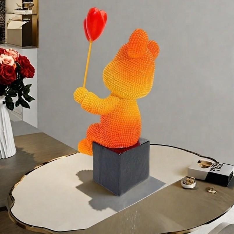 Resin Balloon Sculpture Bear Decor, Heart Design Bead Ornament, Ideal for Home Office Living Room Bedroom Gift, Unique Decoration Piece