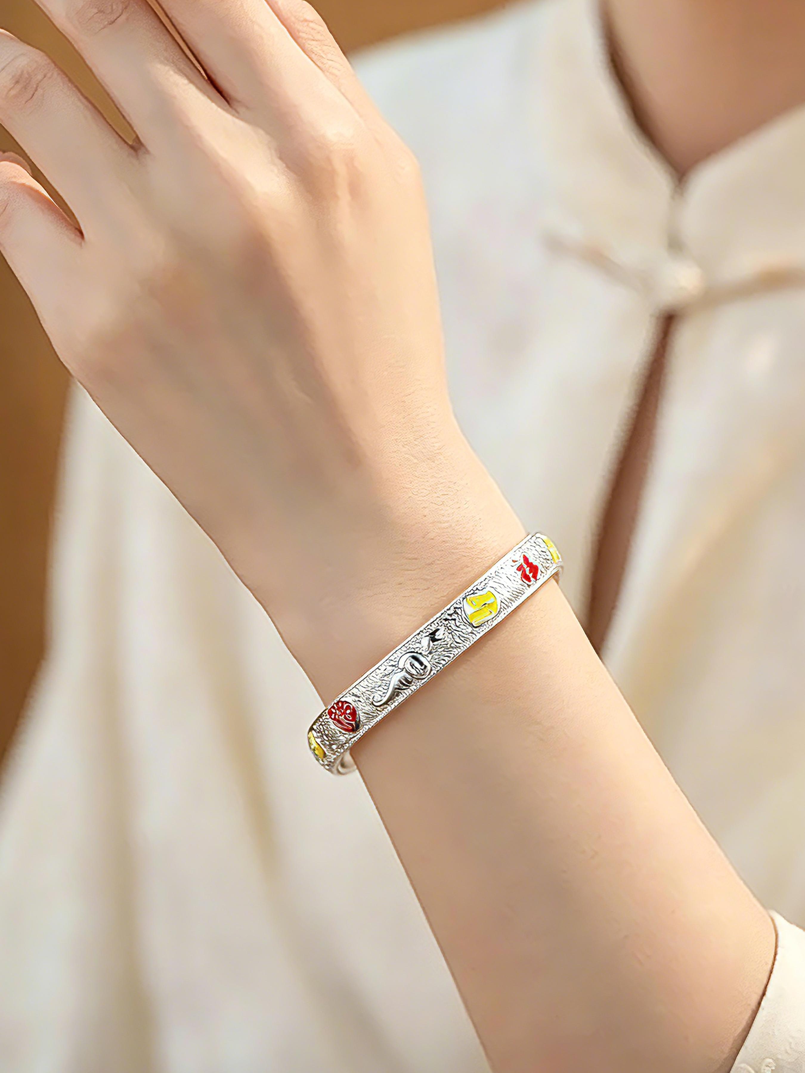 Elegant Enamel Bracelet in Luxury Gift Box with Bag, Perfect for Thoughtful Gifts, Stylish and Practical Jewelry Present