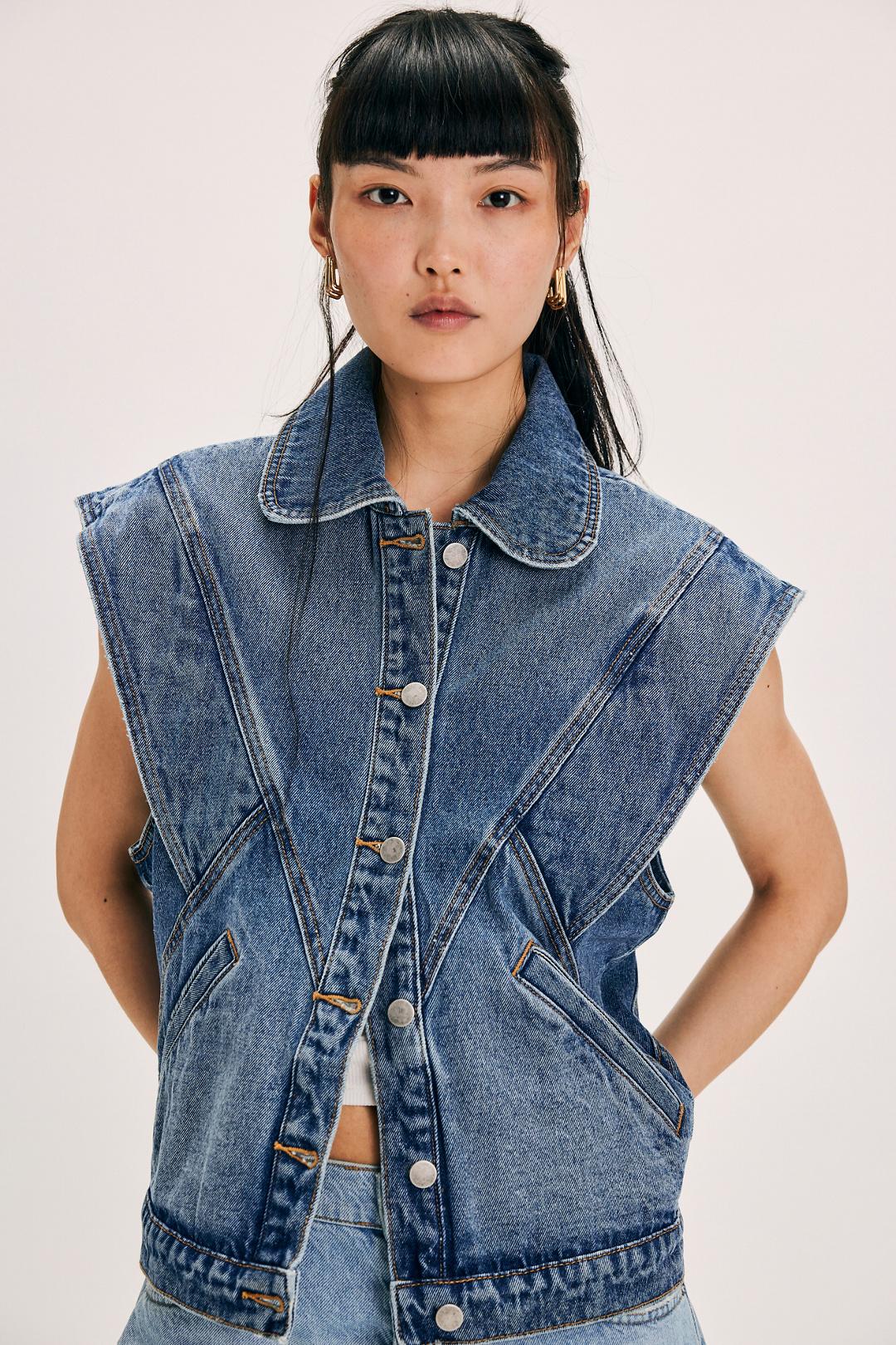 Elengatine Bohemian Style Vintage Cool Denim Vest for Lady Minimalist Rounded Collar Wide Shoulders Slit Pockets Button-front Closure Basic Casual Fitted Denim Jacket Coat Women's Chic Winter Wear