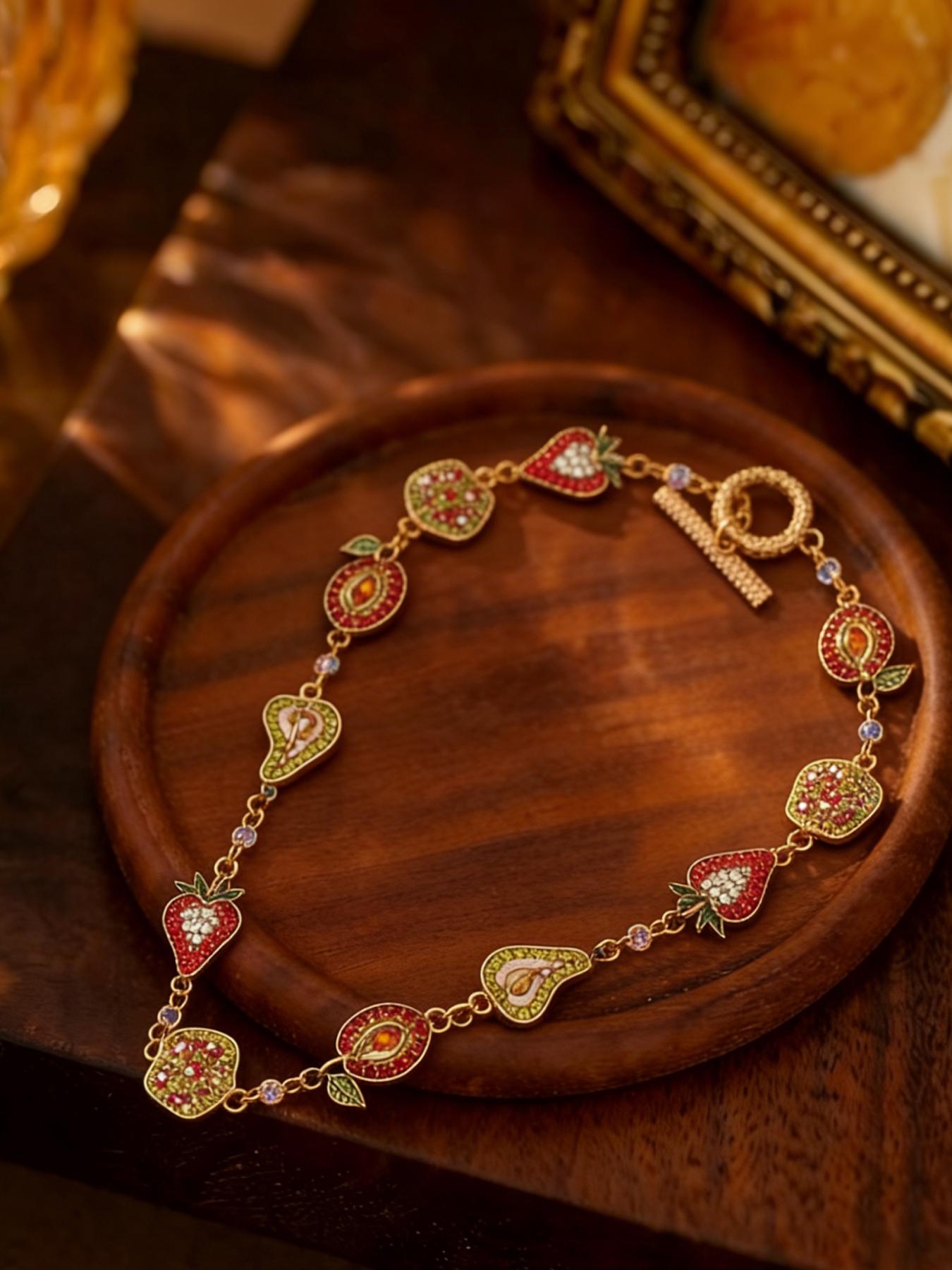 1 fashionable and cute fruit shaped necklace, suitable for daily wear, vacation and dating occasions, and also a surprising and exquisite small gift.