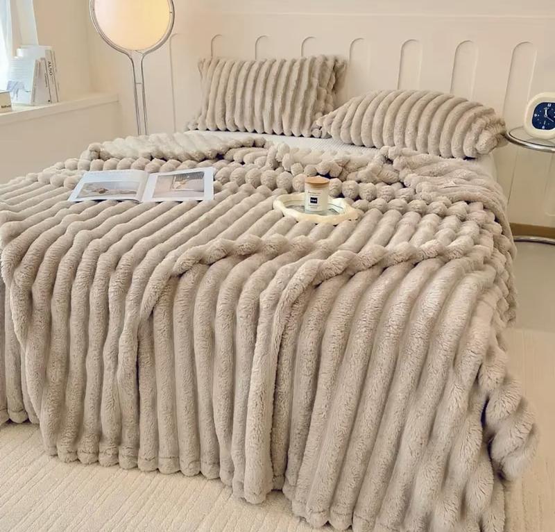 Luxurious Faux Rabbit Fur Throw Blanket - Soft, Warm & Cozy for Couch, Bed, Office, and Travel - Versatile All-Season Gift,Ideal for Bed,Couch, Travel,Camping, All Seasons,Home Bedroom Decor Plush Outdoorfun,Summer Aesthetic