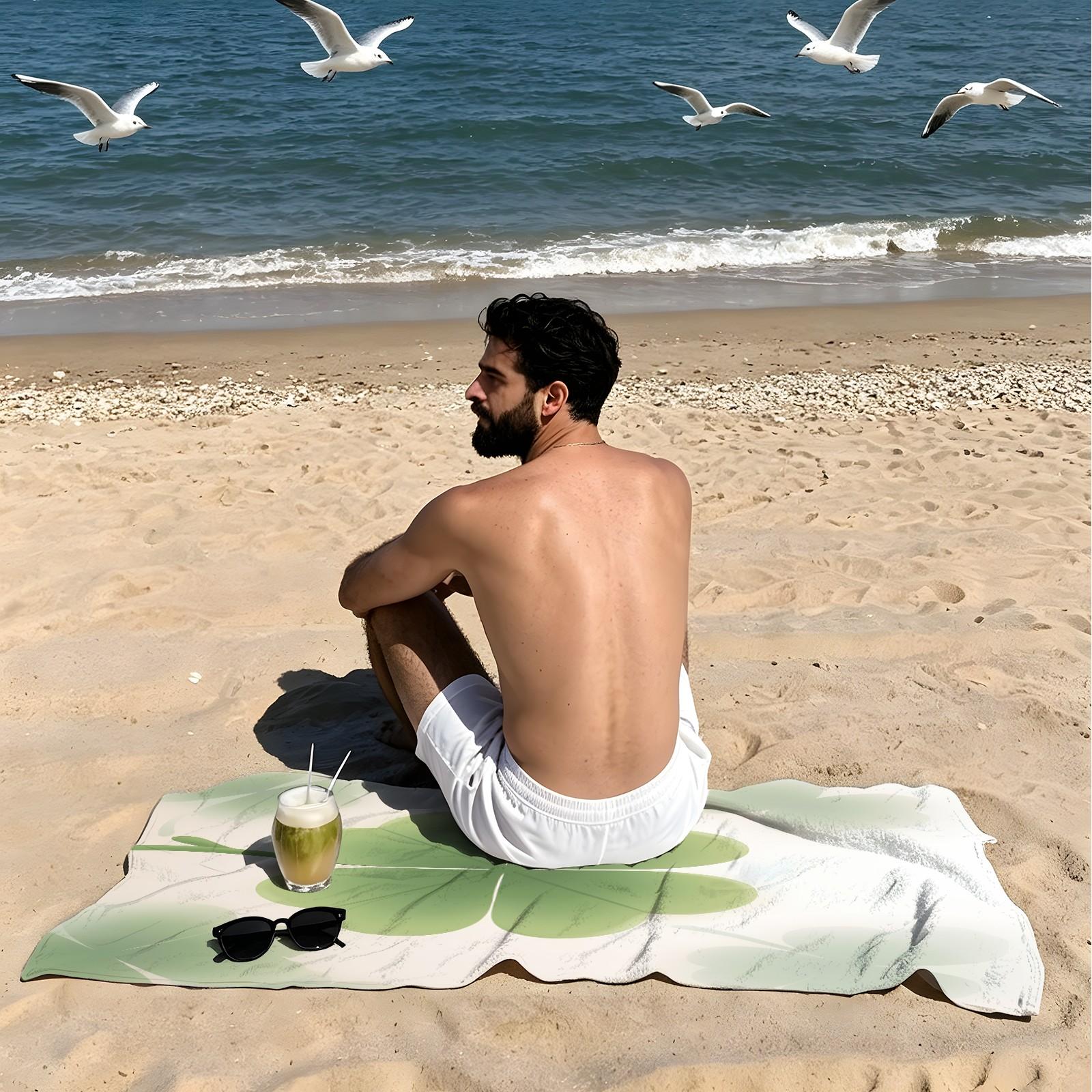 1Pcs Four-Leaf Clover Print Beach Towel, Multiple Styles, Quick Dry Absorbent Microfiber, Lightweight And Sand-Resistant, Suitable For Pool And Beach, Suitable For All People, Ideal Gift Choice