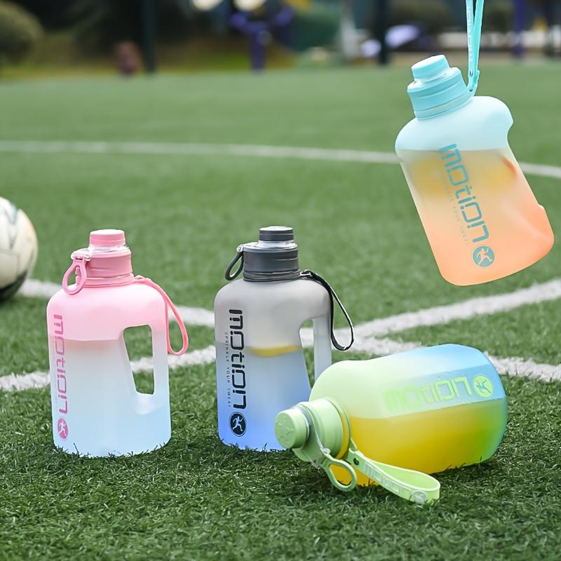 Large Capacity Sports Water Bottle with a Scale Line And Straw, Designed for Outdoor Activities And Gym Use. This Durable And Sturdy Kettle Is Leak-Proof And Comes with a Portable Rope, Suitable for Adults And Can Withstand Both Heat And Cold