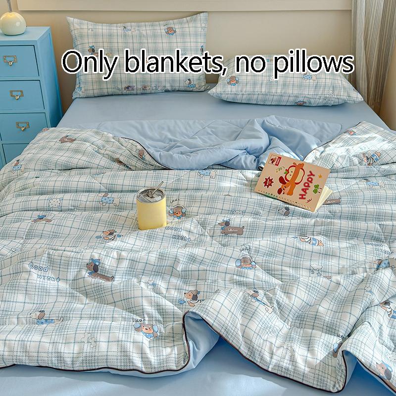 1pcs of small floral print summer quilt, super soft and skin-friendly air-conditioned quilt, suitable for use in all seasons, bedrooms, and living rooms