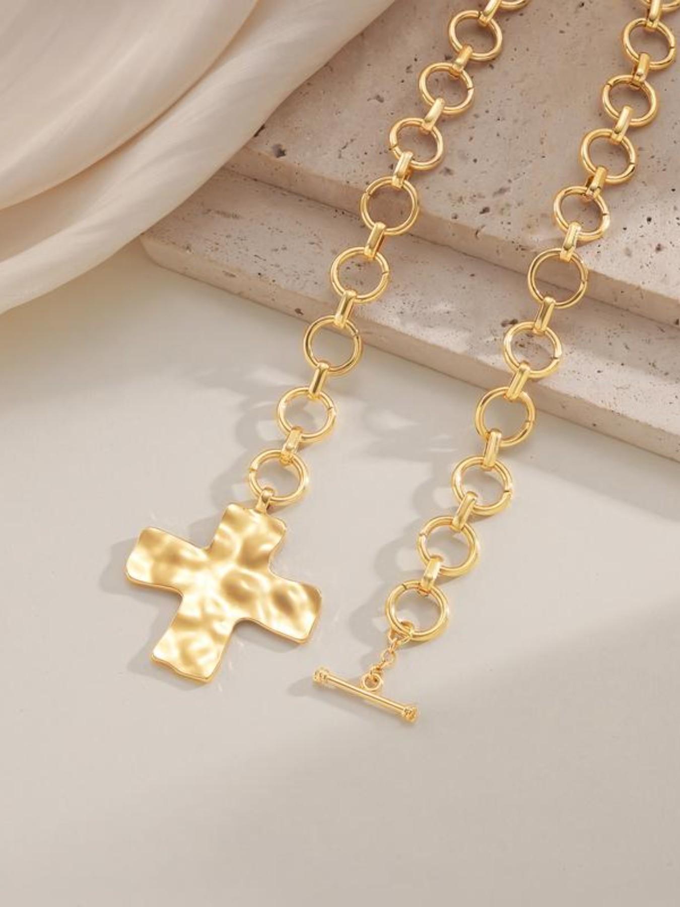 Chunky Cross Necklace for Women Statement Cross Pendant Necklace Layered Hammered Bold Cross Necklace Vintage Toggle Clasp Necklace Jewelry For Easter Gift