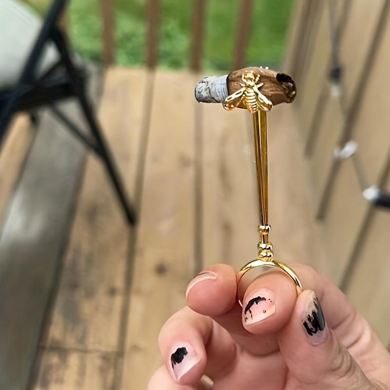 Golden Bee Cigarette Holder Ring, Elegant Finger Cigarette Clip, Fashion Smoking Accessory; Perfect Gift for Dad, Boyfriend, Girlfriend & Best Friend, Romantic Keepsake for Anniversary, Stylish Gift with Ritual Sense for Smokers