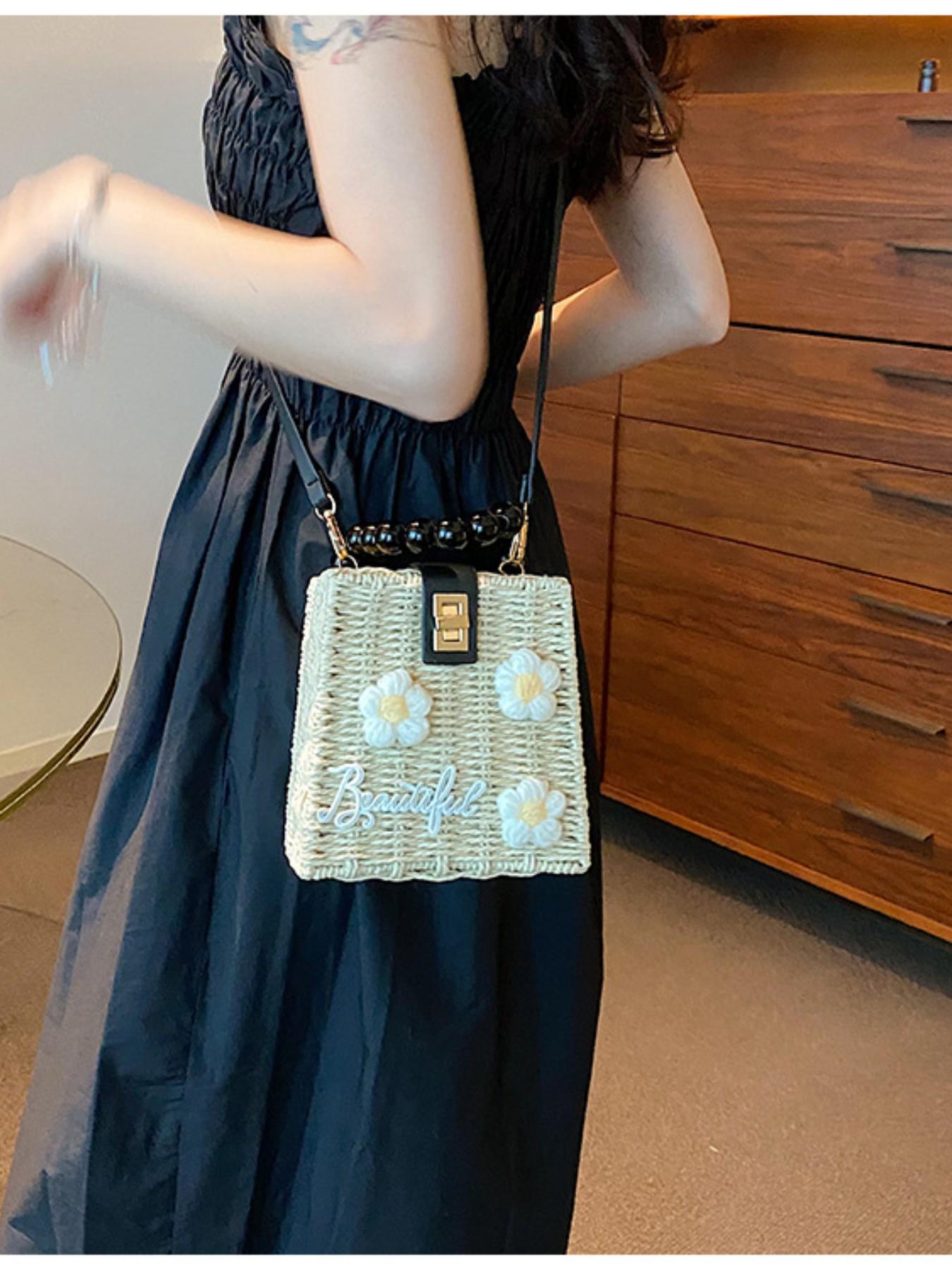 French Straw Handbag 2026, Cute Beach Crossbody Bag, Trendy Shoulder Bag, Stylish Woven Backpack, Fashionable Accessory