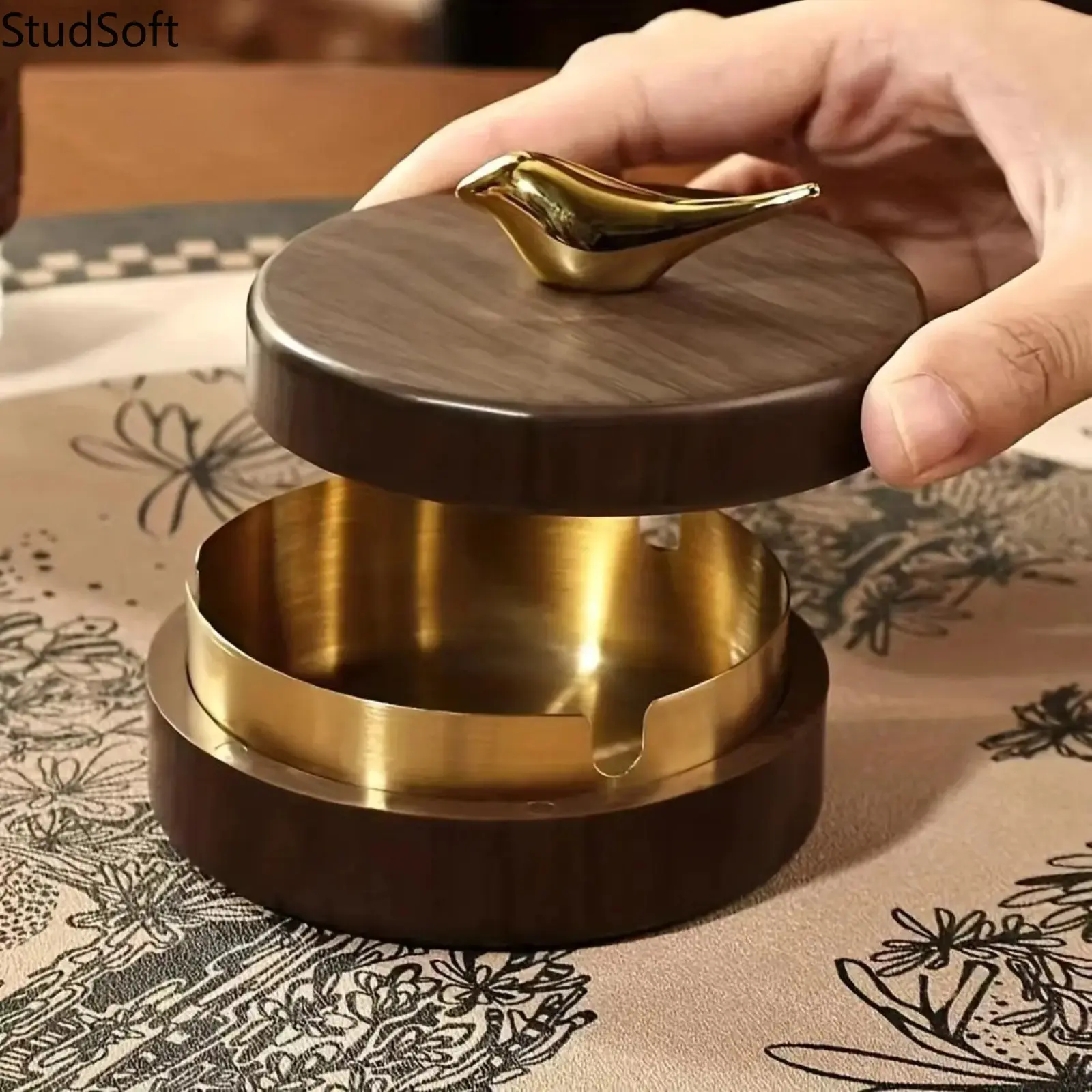 Windproof Odor-Sealing Ashtray with Lid Modern Decorative Smoker Tray Luxury Walnut Wood Golden Bird Design Ash Holder for Home Office Car Vehicle