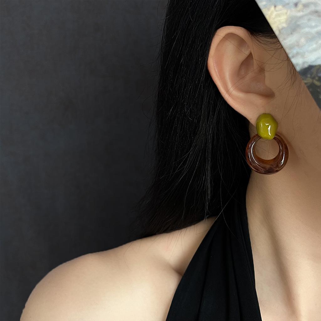 A Pair of Circular Maillard Retro Earrings Bold, Vintage-Inspired, and Niche-Style Accessories