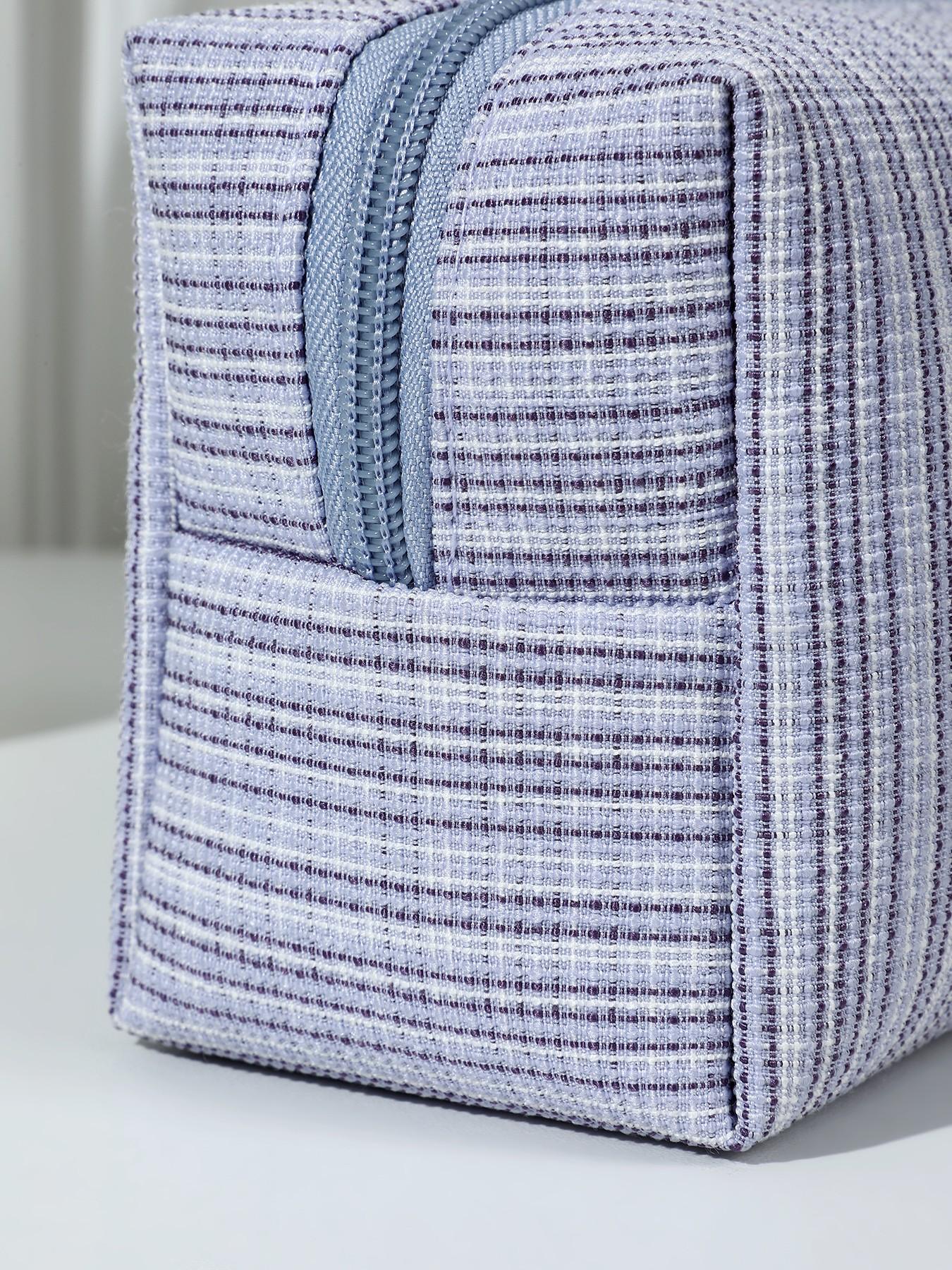 Elegant Portable Makeup Bag, Classic Material, Matte Finish, Zippered Travel Cosmetic Case, Lightweight Toiletry Pouch, Essential Gift for Women