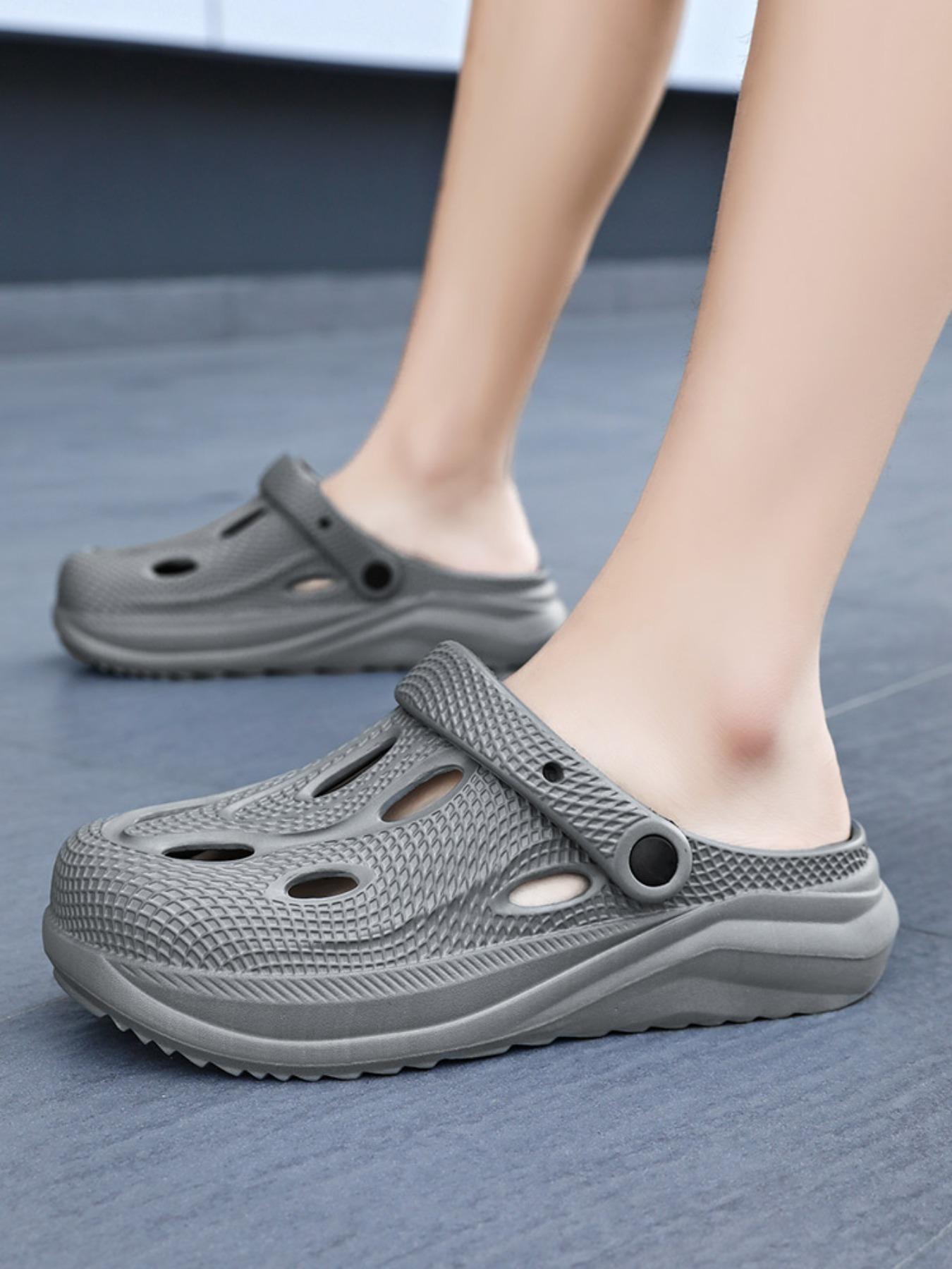 New Summer Style for Men, Casual Clogs for Students, Ultra-light, Soft and Elastic, Breathable, Dual-use for Beach and Bathroom, Wear-resistant, Non-slip, Two-way Wearable Closed-toe Sandals