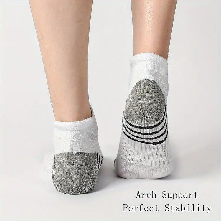 Large size men's short socks mesh breathable ear-lifting sports socks wholesale spring and summer black and white short cotton socks