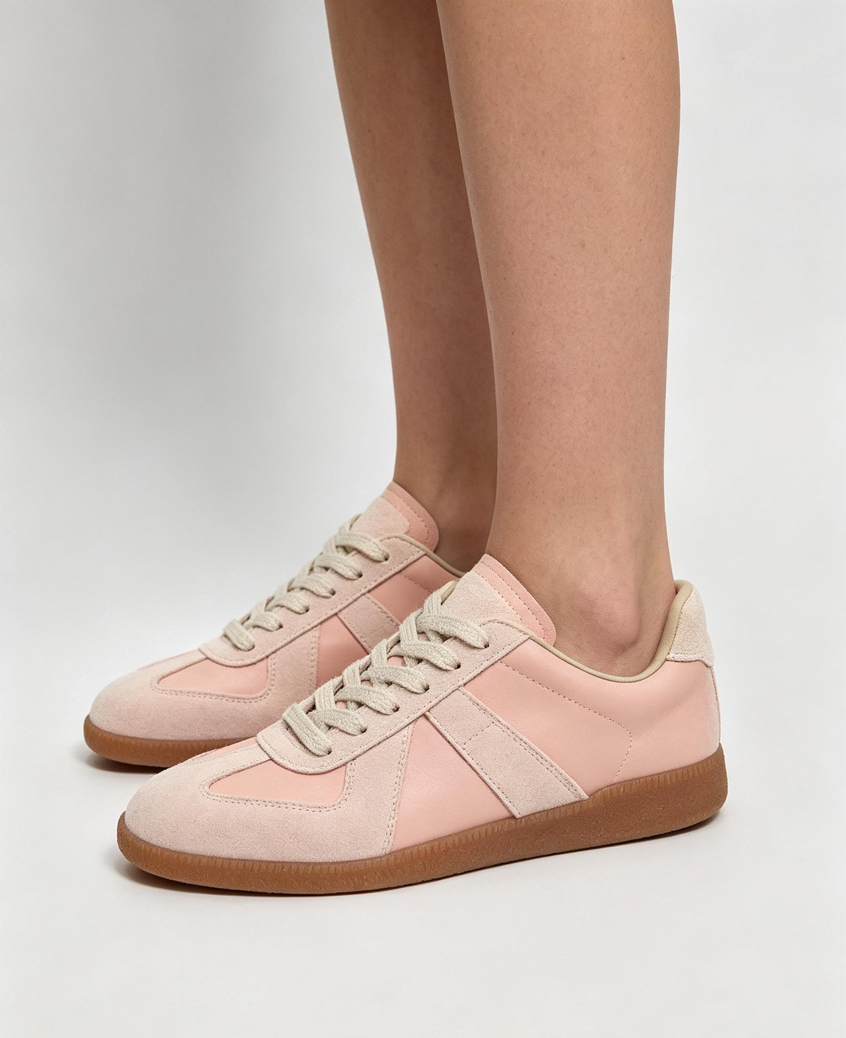 Women's Vintage Low Top Closed Sneakers - Suede & Leather Patchwork, Lace Up, Classic Gum Outsole, Athletic Sports Footwear for Daily Wear, Walking Shoes, Street Fashion Trainers, Sports Shoes