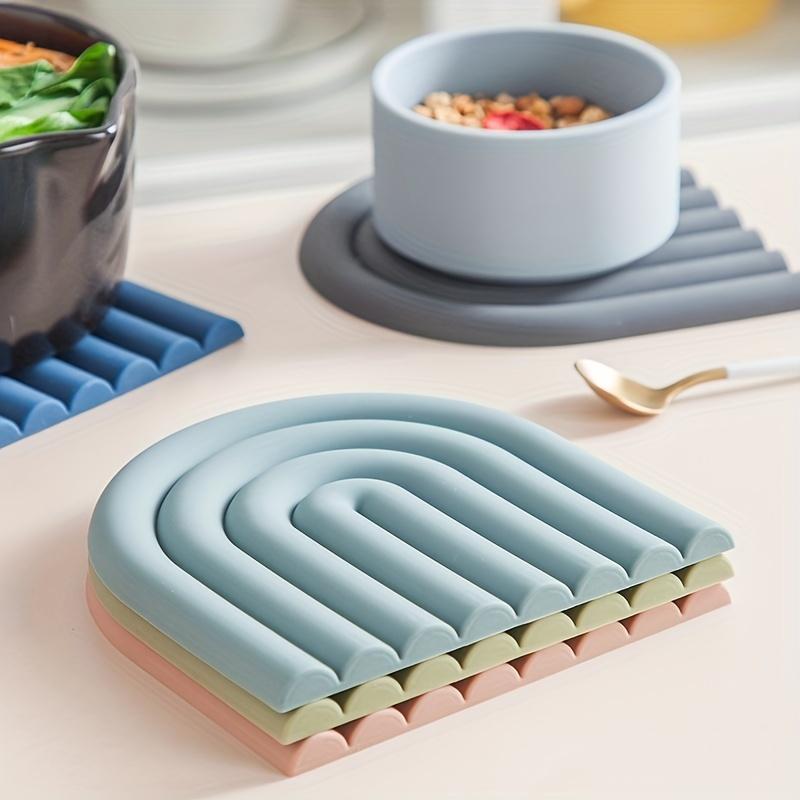 6pcs/set Irregular Coaster Nordic Rainbow Insulated Mat Kitchen Waterproof Drain Pad, Heat Resistant Silicone Trivets for Pots and Pans, Square Silicone Hot Pads, Countertop Protector, Tabletop Protection, Home Kitchen Dining Table Decor
