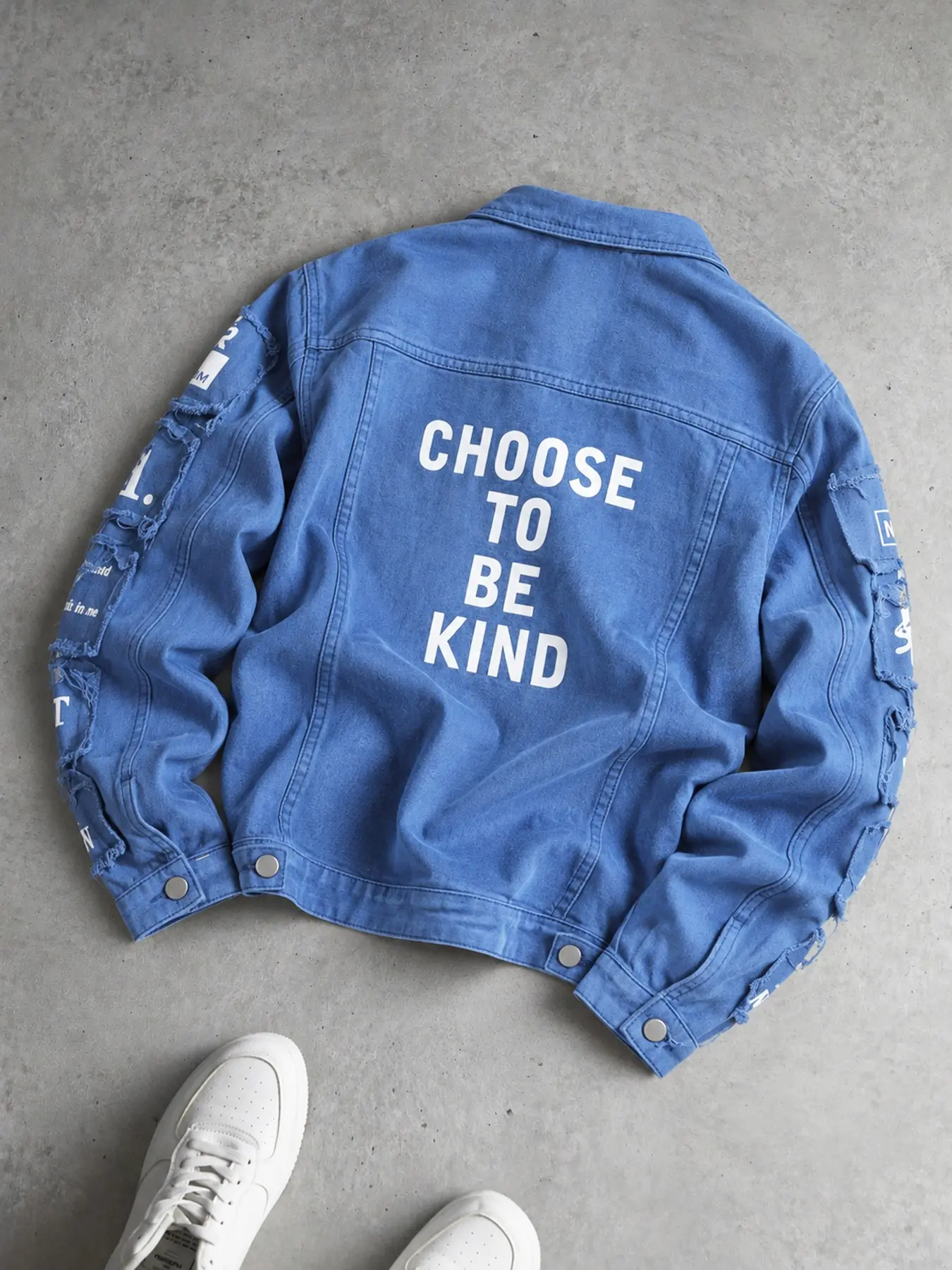 New Men's Denim Jacket, American Vintage Street Style, Frayed Patch, Roll Collar Button Front, Letter Print, Comfortable Cotton, Casual Wear