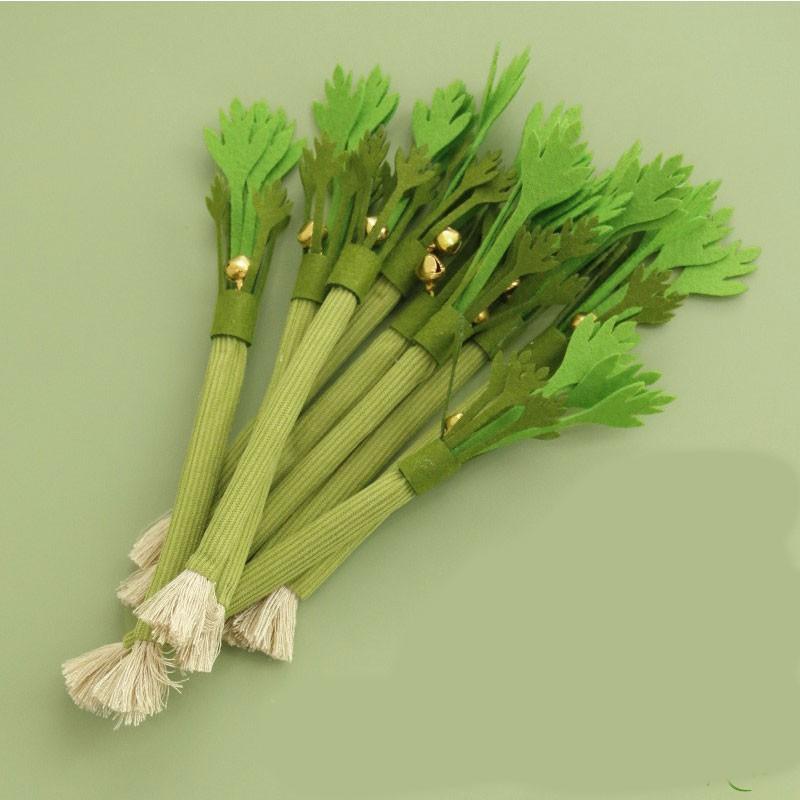 Original Realistic Celery Cat Toy with Bell, Durable Chewable Cat Toy, Pet Supplies Wholesale, Cat Toy Wood Carrot Mimic, Cat Entertainer