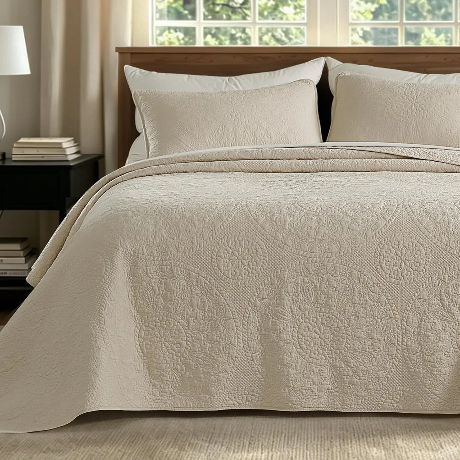 Quilt Set  98"x98" Medallion  Beige | Pre-Washed  Fabric,  Coverage, Lightweight & Breathable Coverlet Bedspread for  , 3 count Set, 2 Shams