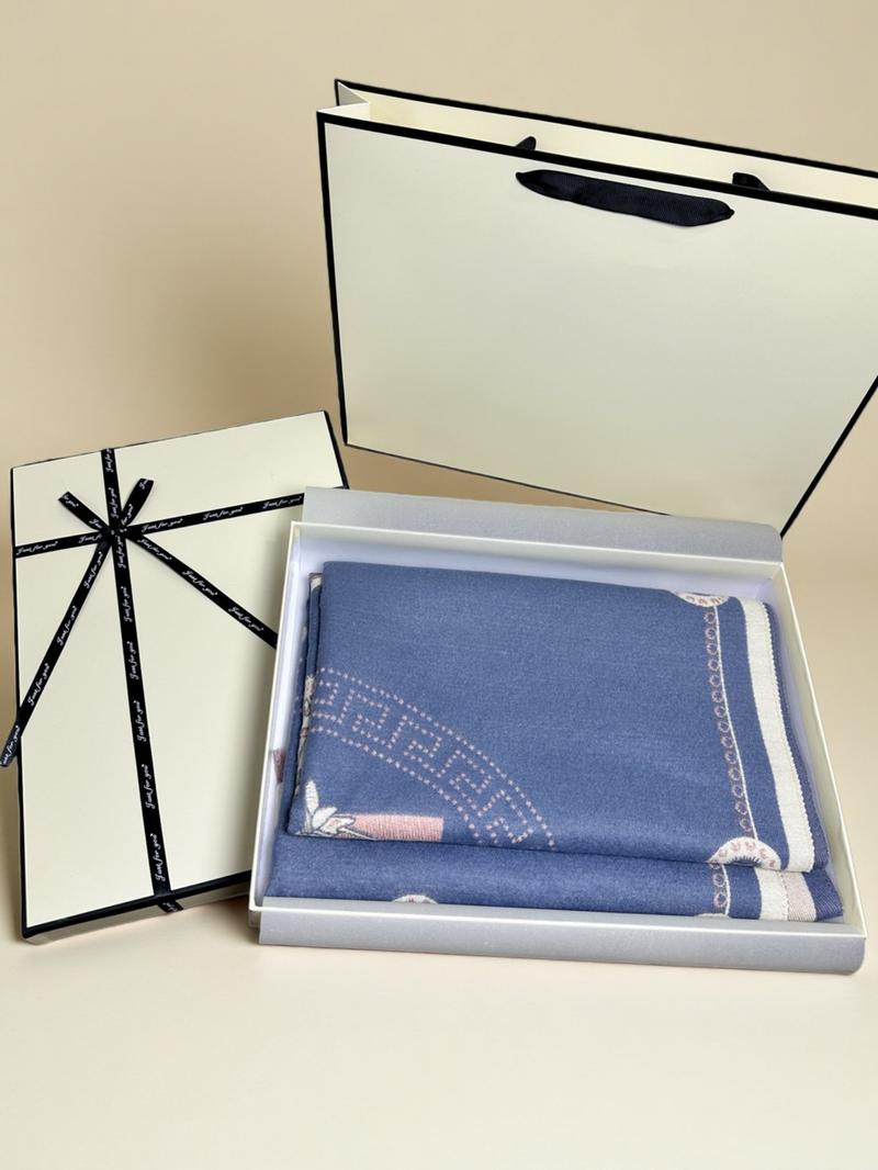 Women's High-Quality Knit Scarf, Warm Fitted Design, Valentine's Day Perfect Gift for Her, Ideal for Fall & Winter, Includes Gift Box