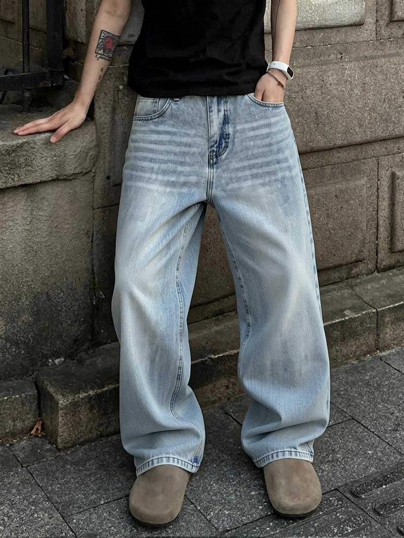 Men's Y2K Hip-Hop Style Light Wash Vintage Jeans | Loose Straight-Cut Street-Style Jeans for Retro Urban High Street Casual Daily Wear