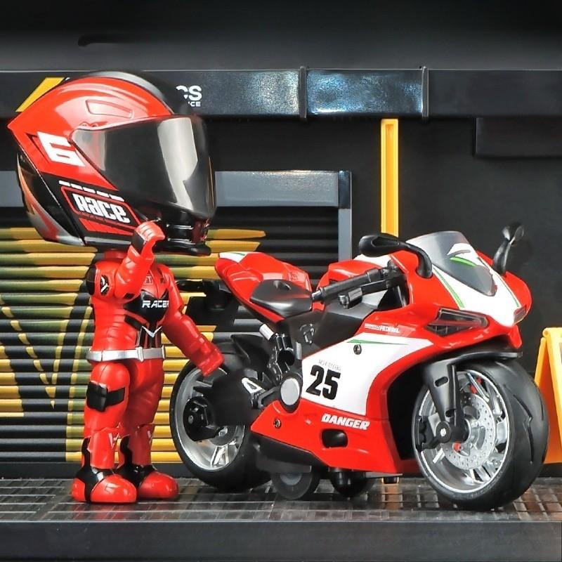 Alloy Motorcycle Rider Transforming Robot Keychain Figures, Motorbike Helmet Figure Model Ornament, Boys' Gift, Unique Collectible Item, Keyrings For Keys