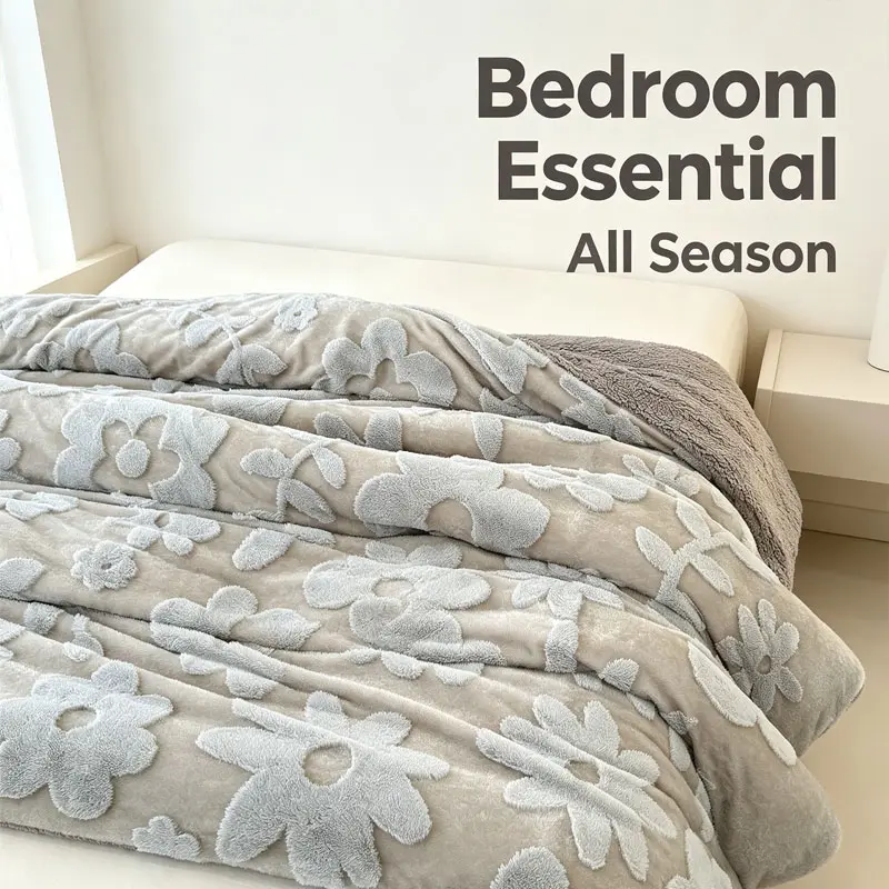 Double-sided plush blanket, soft and skin-friendly, thick, warm and comfortable blanket, suitable for sofas, beds, travel and relaxation, universal in all seasons, home decoration