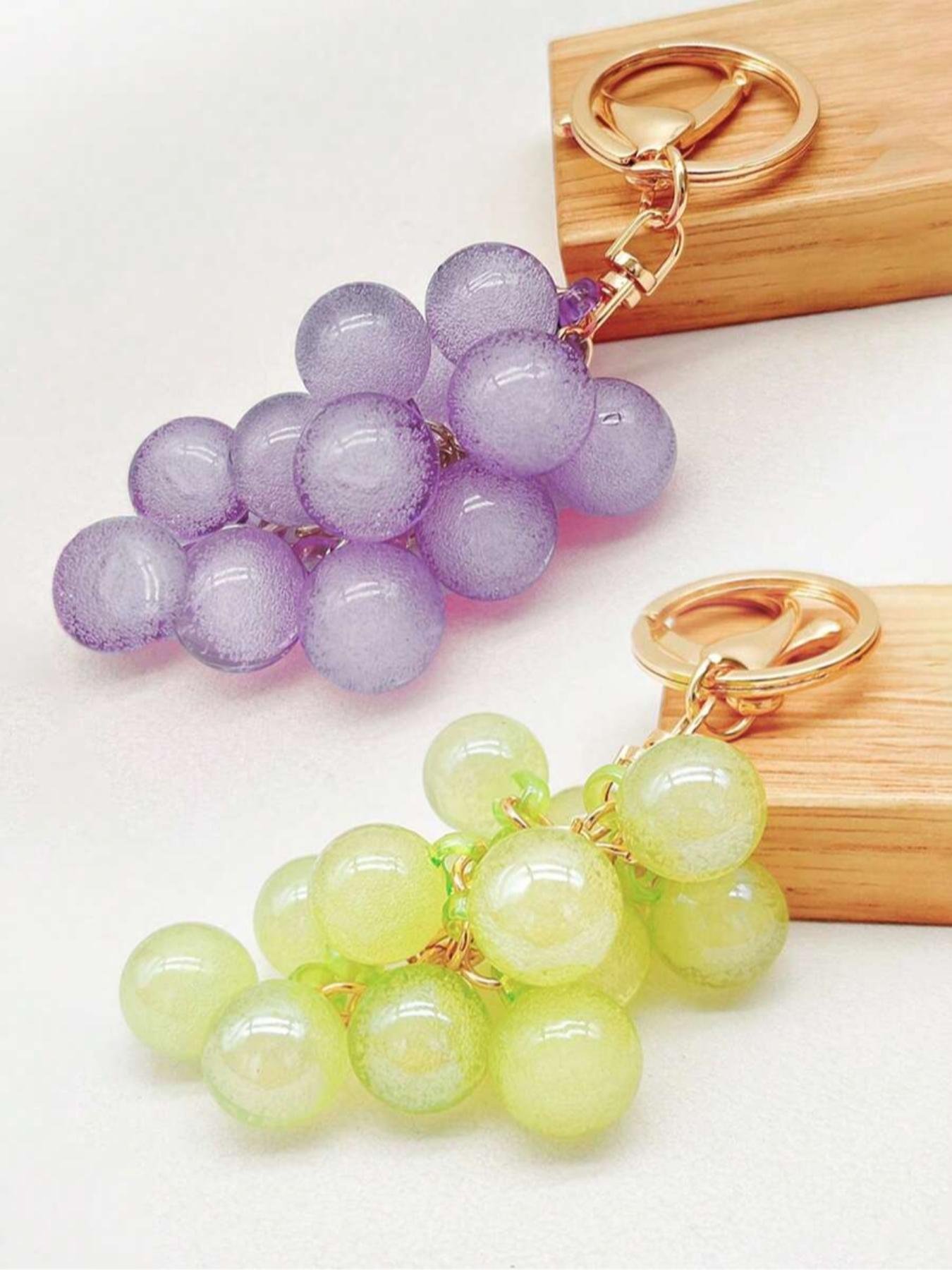 Resin Transparent Beaded Grape Pendant,Grape Keychains Bubble Jelly Grape Cluster Keychains,Decorative Accessories Fruit Grape Bag Chain Pendant Amethyst Grape Charms Schoolbag Decoration Backpack Keychain Gift, Keychain for bags