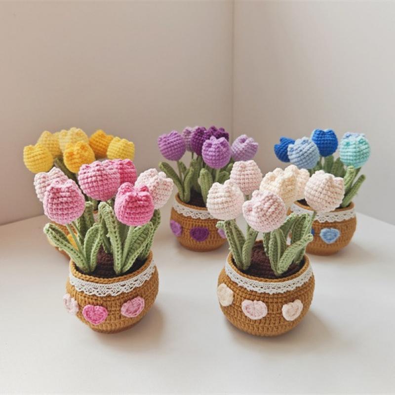 Hand-crocheted tulip bonsai, DIY yarn artificial bouquet, creative crocheted gifts, Mother's Day gifts and toys.