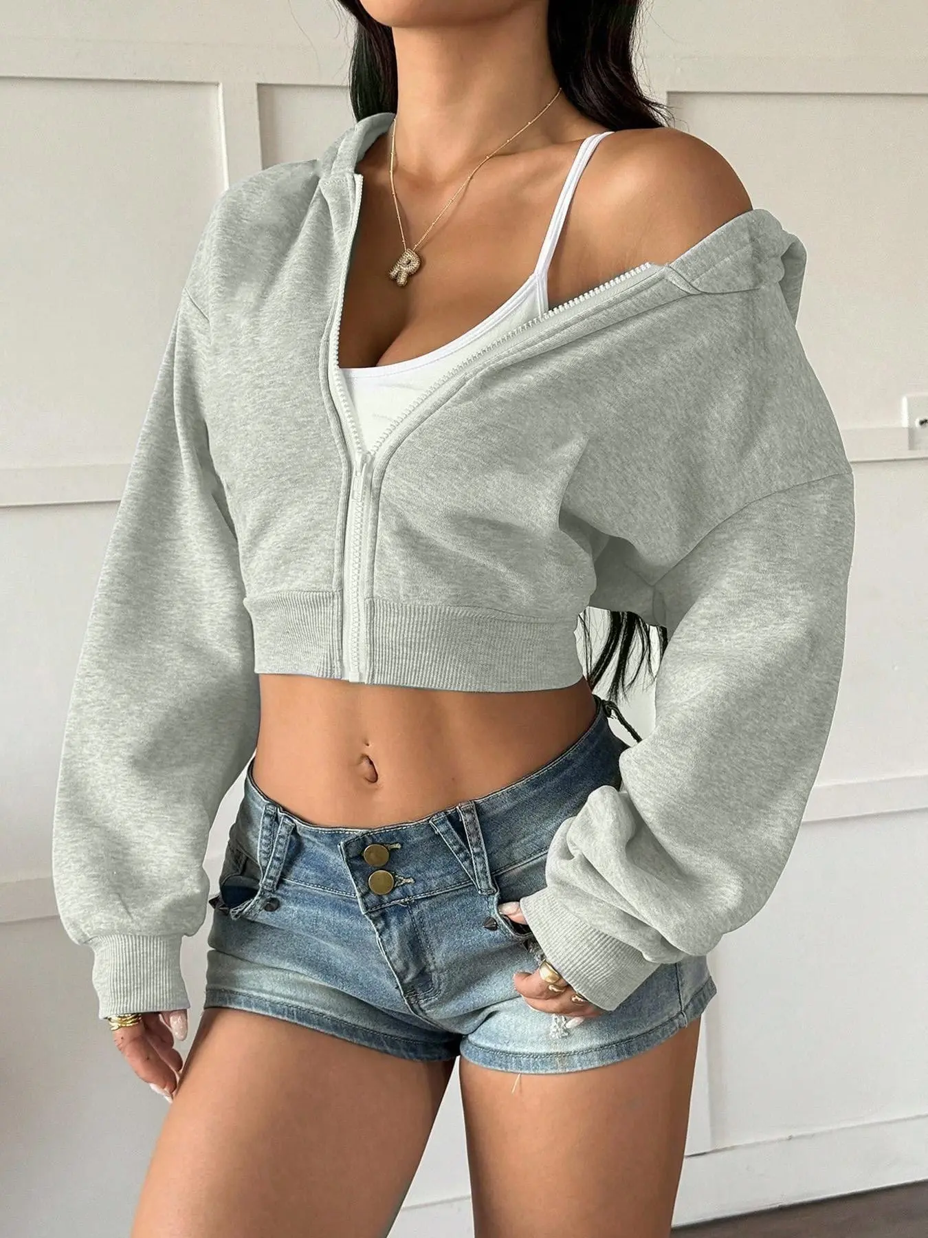 Women's Cropped Zip Hoodie Jacket, Oversized Casual Basic Hooded Sweatshirt with Zipper Closure, Soft Everyday Layering Top for Streetwear and Daily Outfit