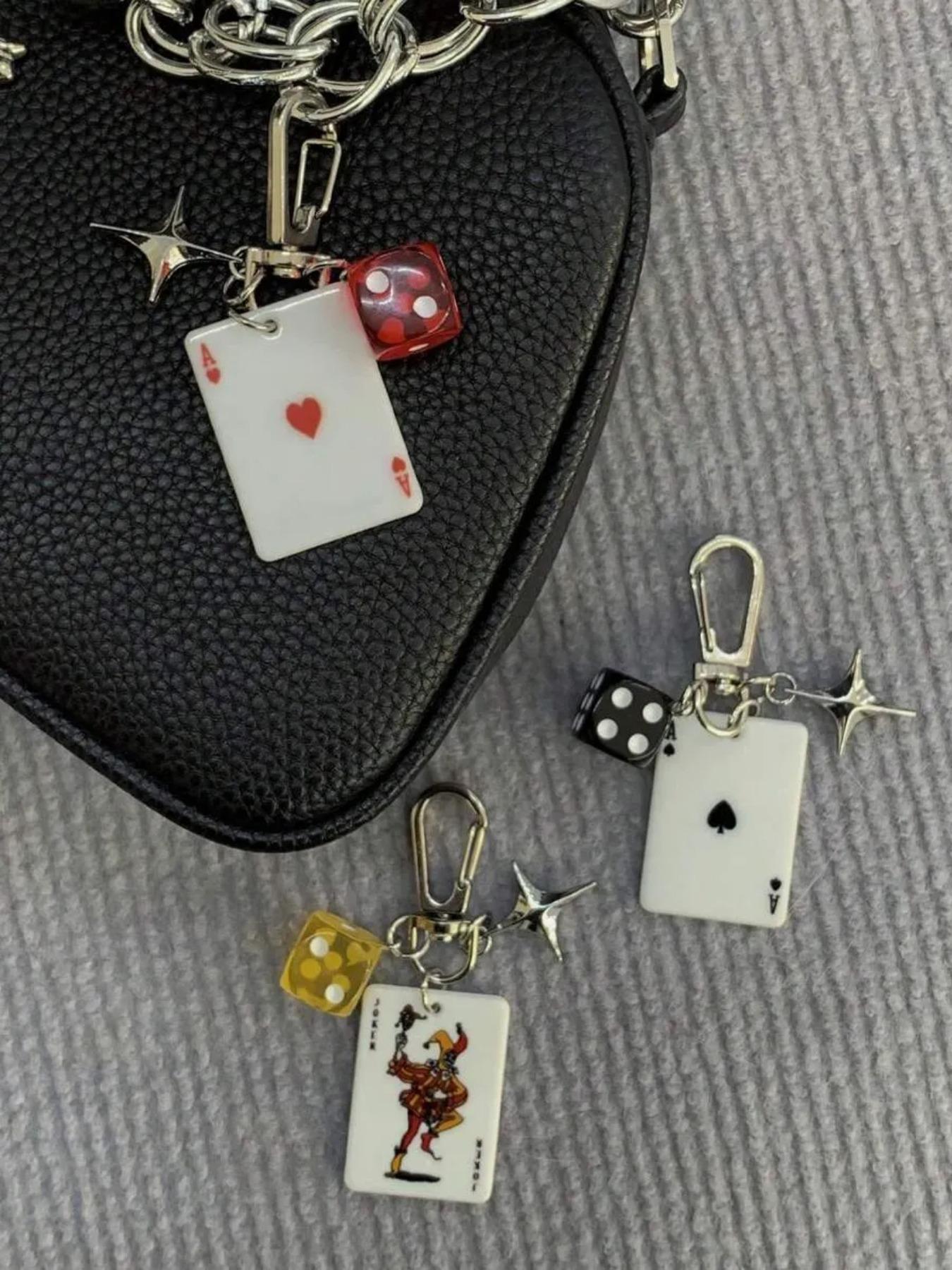 Poker Dice Keychain with Star Pendant, Diamond Club Alloy Design, Cute Gothic Style, Perfect for Bags Cars Phones School Accessories, Stylish Keychain, Bag Charm Keychain