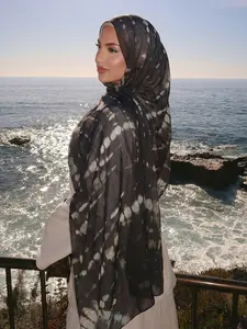 Women's Hijab Bohemian Style Crocodile Print Headscarf, Animal Print Sunscreen Scarf, Elegant Multifunctional Shawl, Daily Wear with Headband and Veil