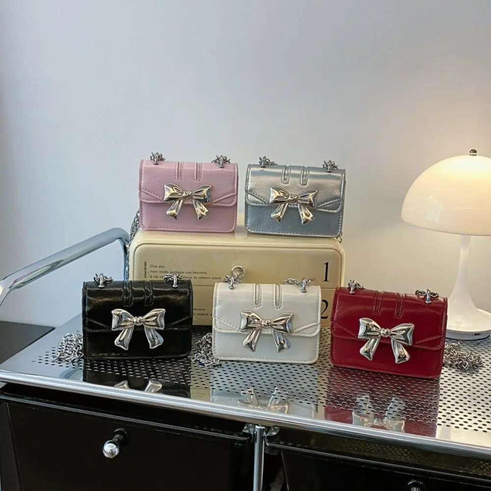 Sweet Casual Crossbody Shoulder Bag, Elegant Bow Decoration Mini Crossbody Bag with Metal Chain Strap, Built‑in Lipstick Storage Compartment, Compact Lightweight Purse for Sports Outdoor Gym, Ideal Valentine’s Day Gift for Daily Outing